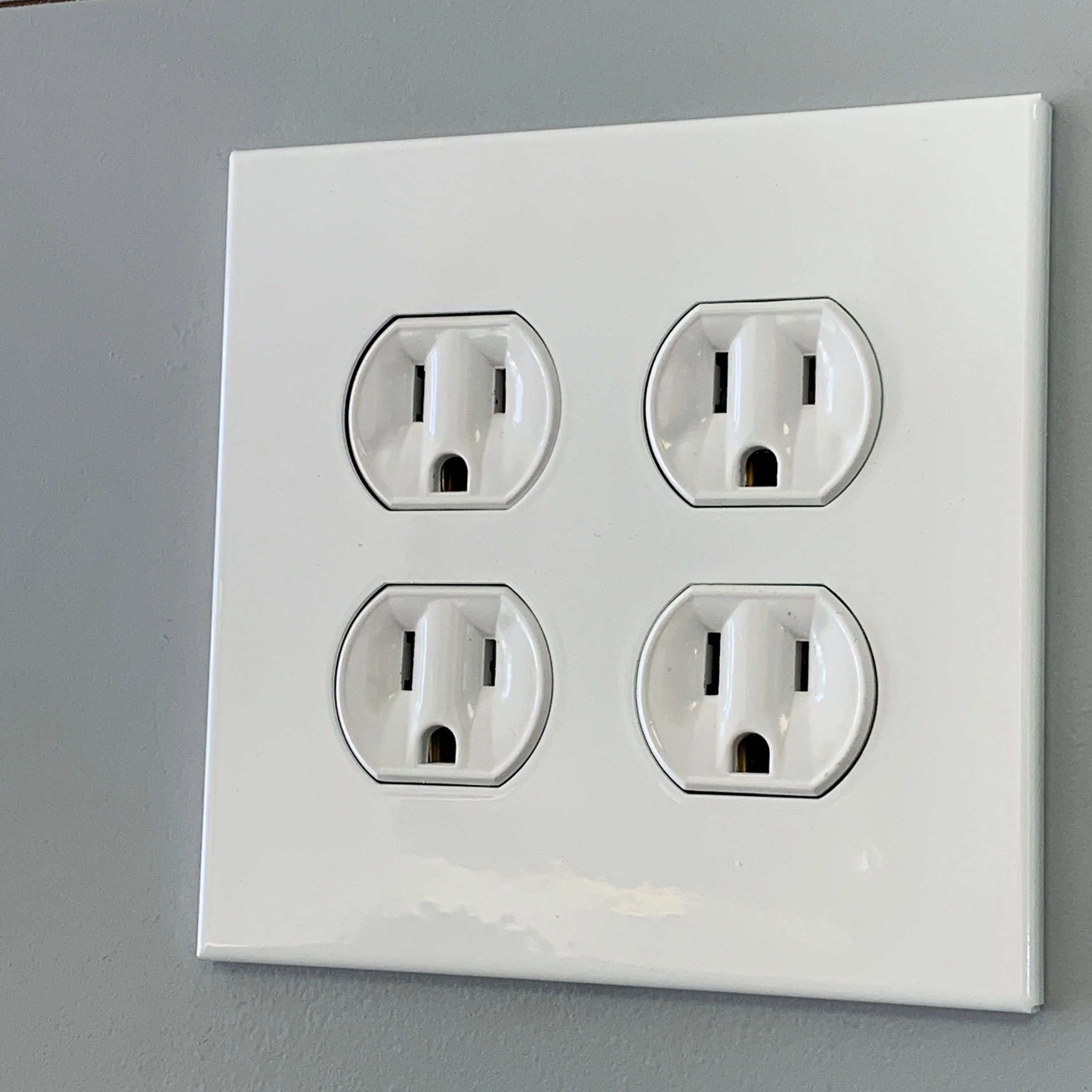 CleanPlate Classic Wall Plate in Contemporary White for Toggle Switches - Image 9