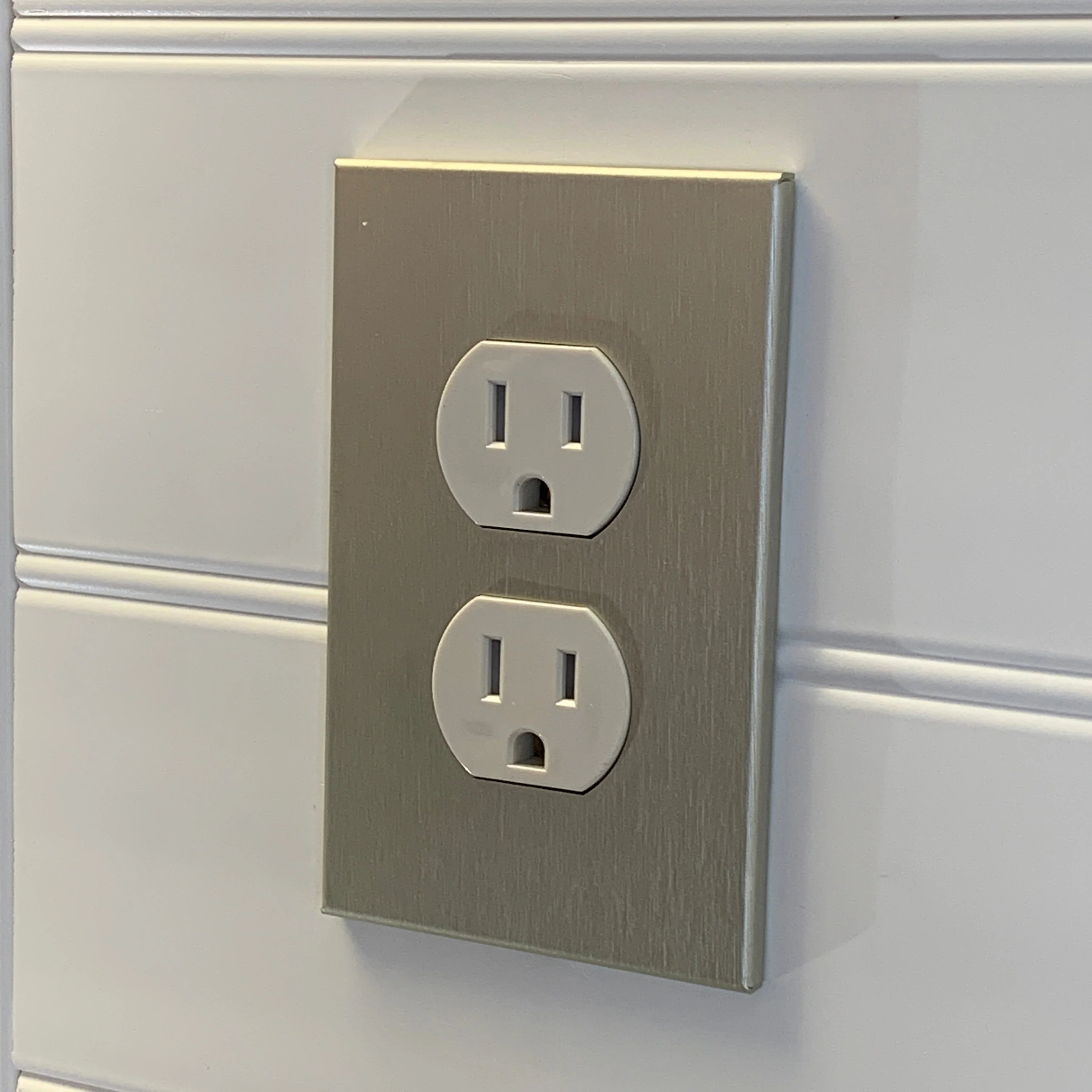 CleanPlate Classic Wall Plate in Midcentury Gold for Toggle Switches - Image 7