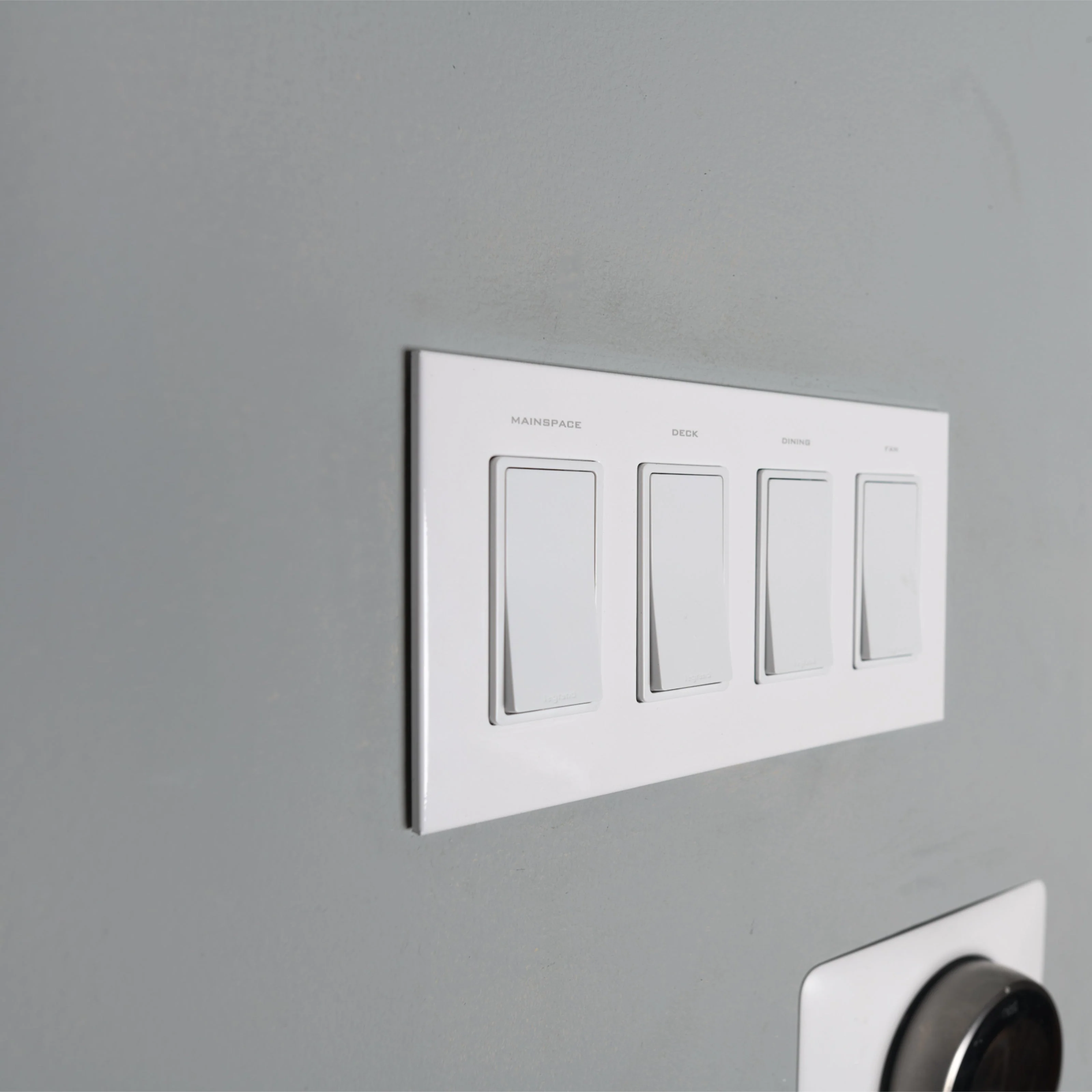 CleanPlate Wall Plate in Contemporary White for Rocker Switches - Image 11