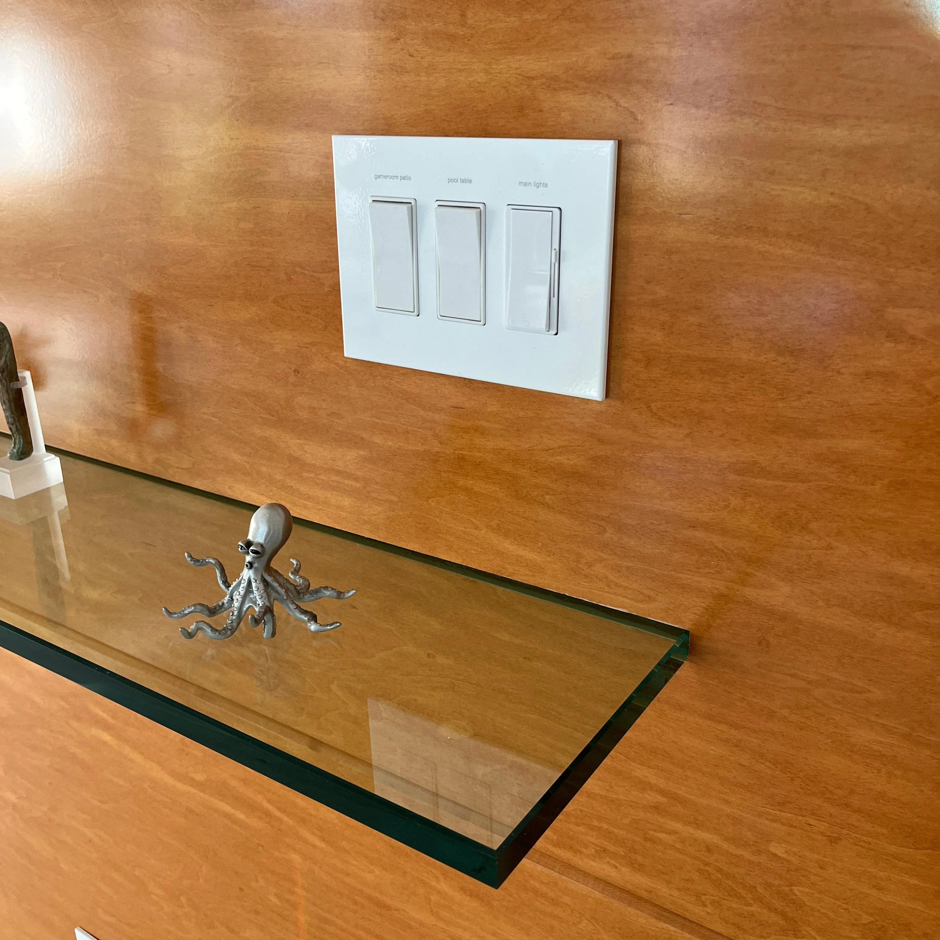 CleanPlate Wall Plate in Contemporary White for Rocker Switches - Image 3