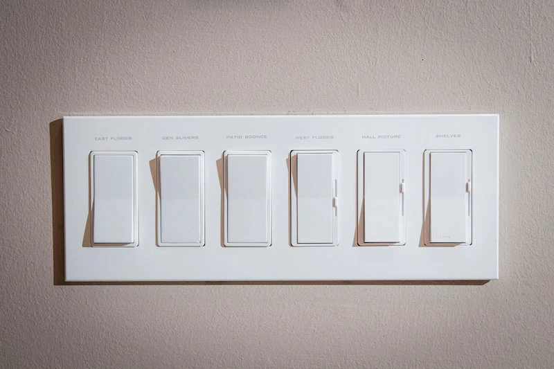 CleanPlate Wall Plate in Contemporary White for Rocker Switches - Image 7