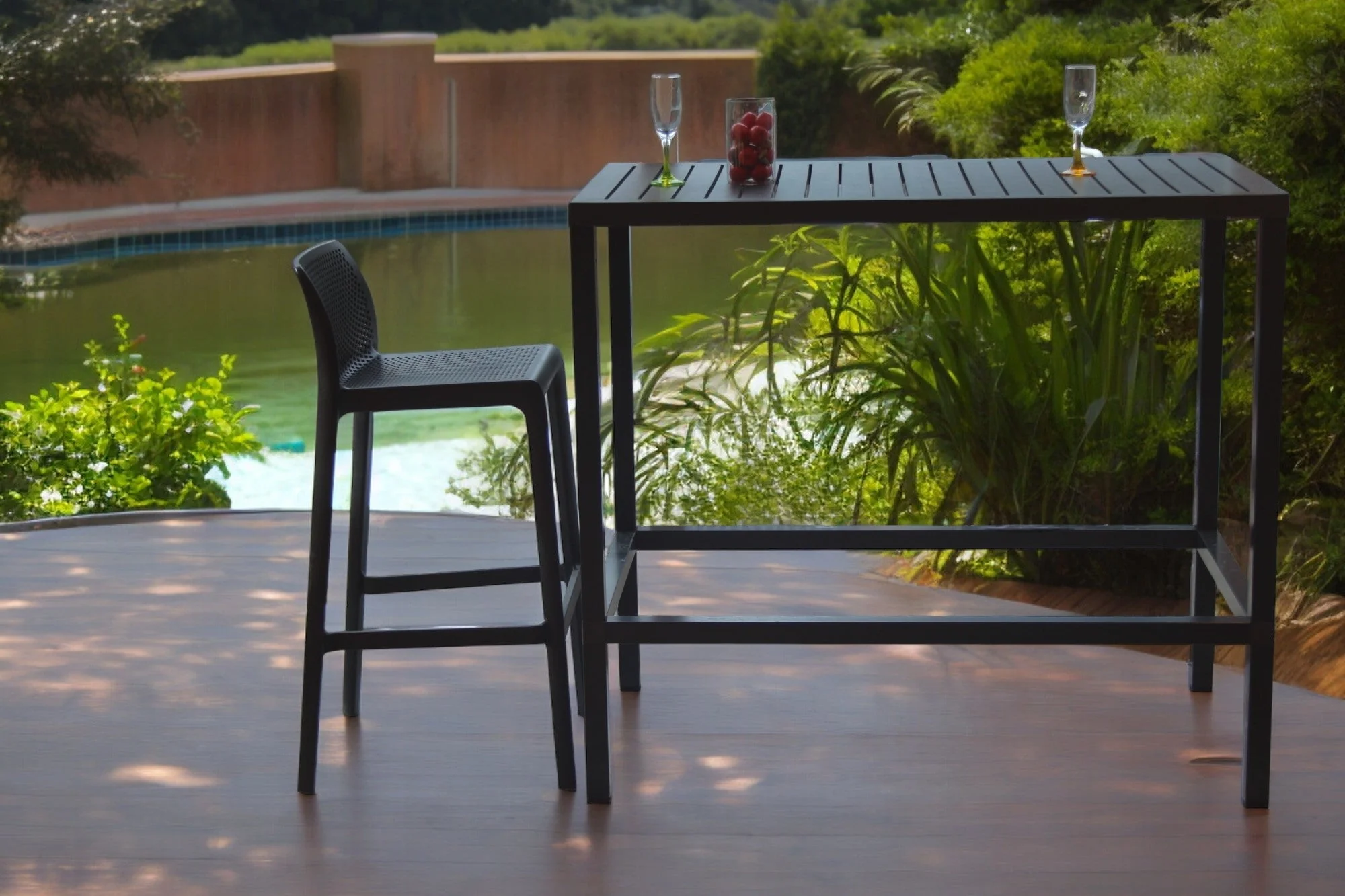 Commercial Grade 29" Outdoor Bar Stool - Set of 4: Netted - Image 4