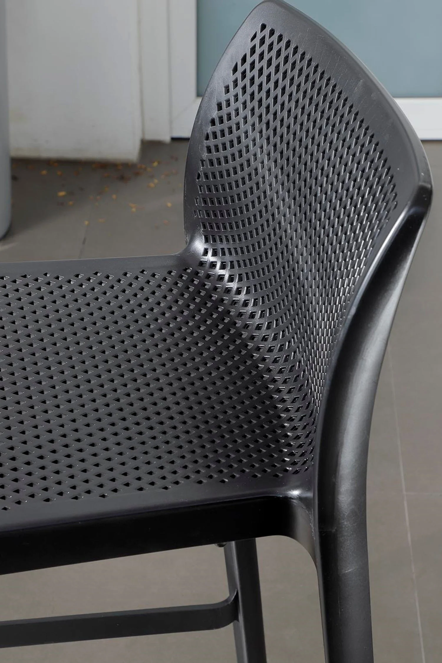 Commercial Grade 29" Outdoor Bar Stool - Set of 4: Netted - Image 7