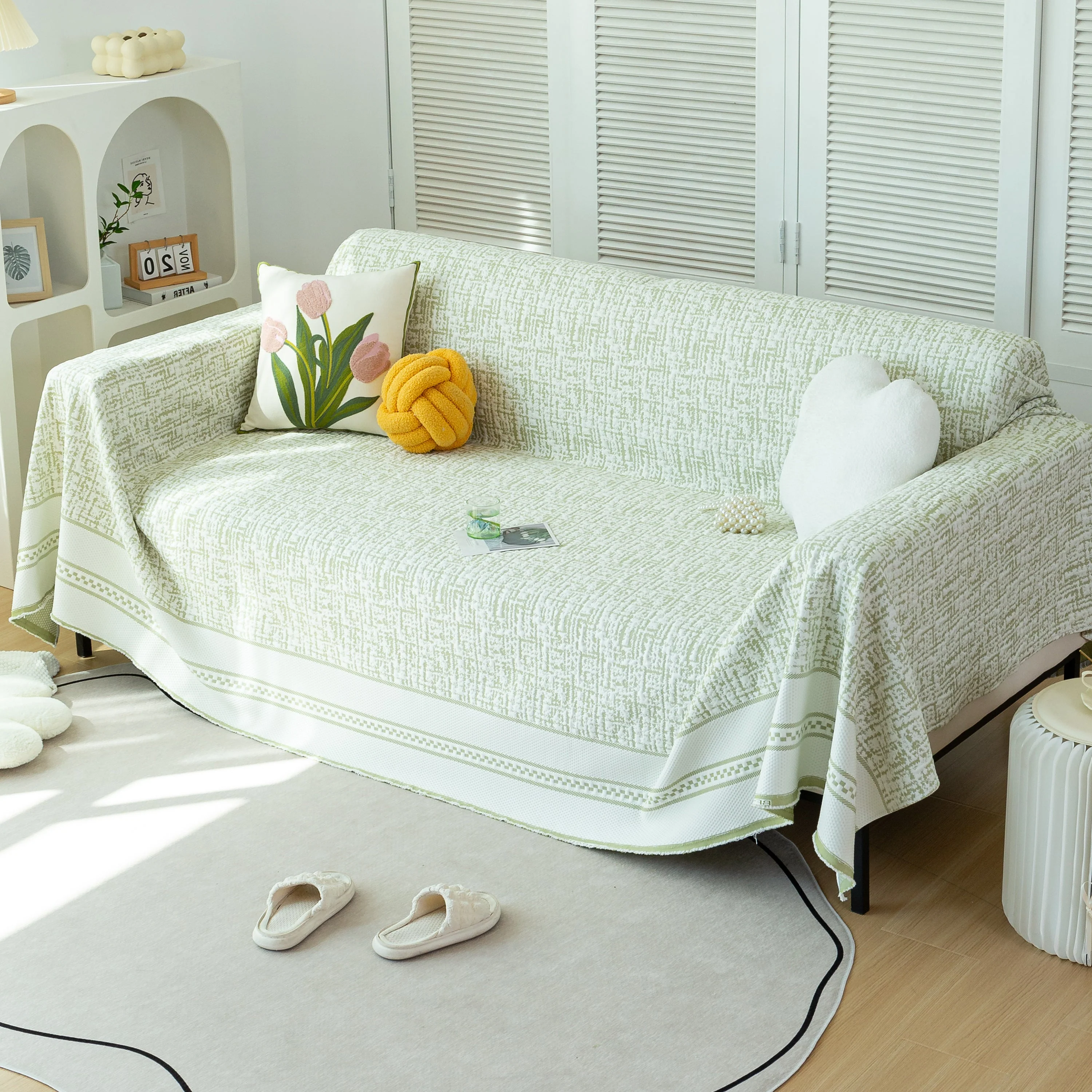 Cooling Throws for Sofas and Chairs, Scratch Resistant Couch Protector Blanket - Image 11