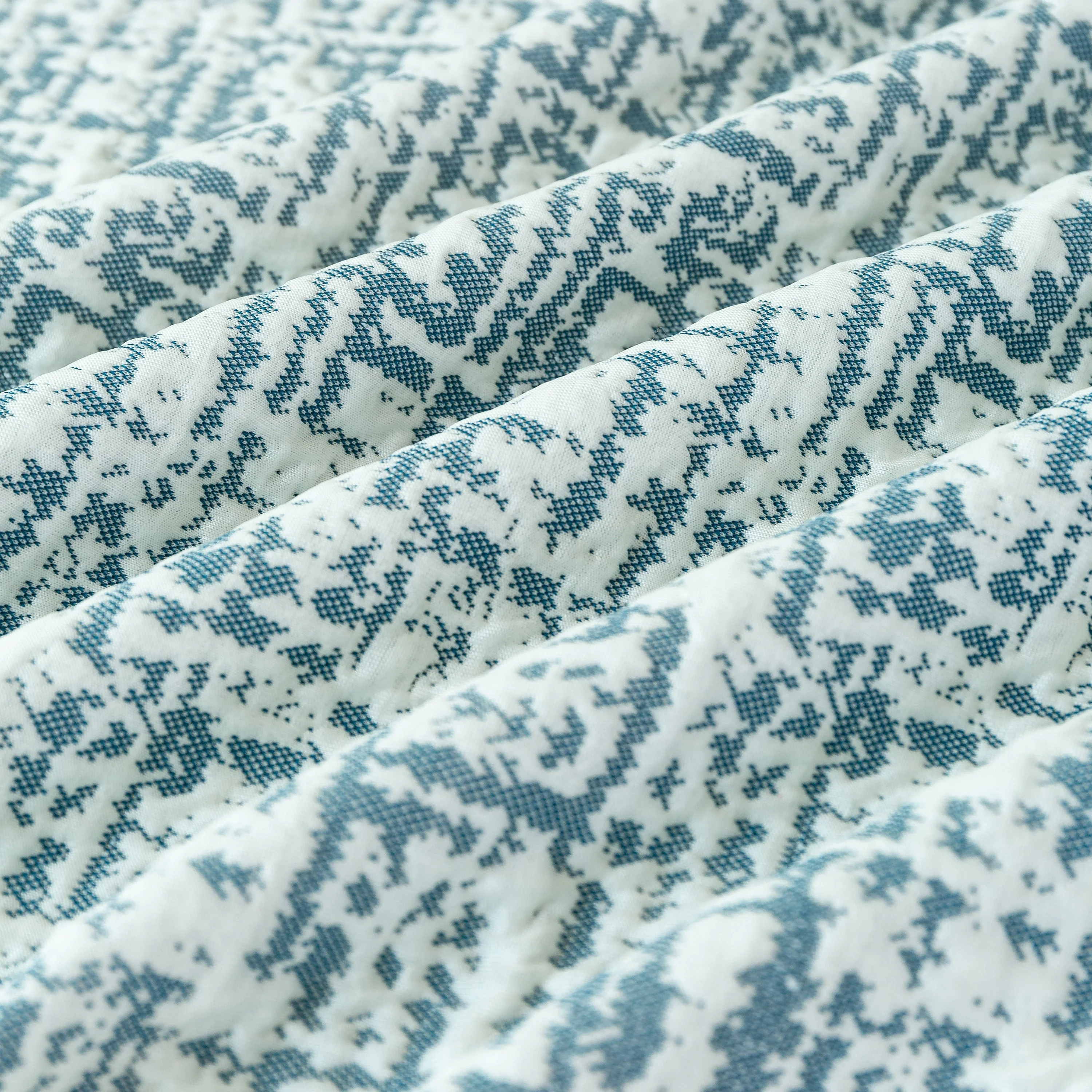 Cooling Throws for Sofas and Chairs, Scratch Resistant Couch Protector Blanket - Image 16
