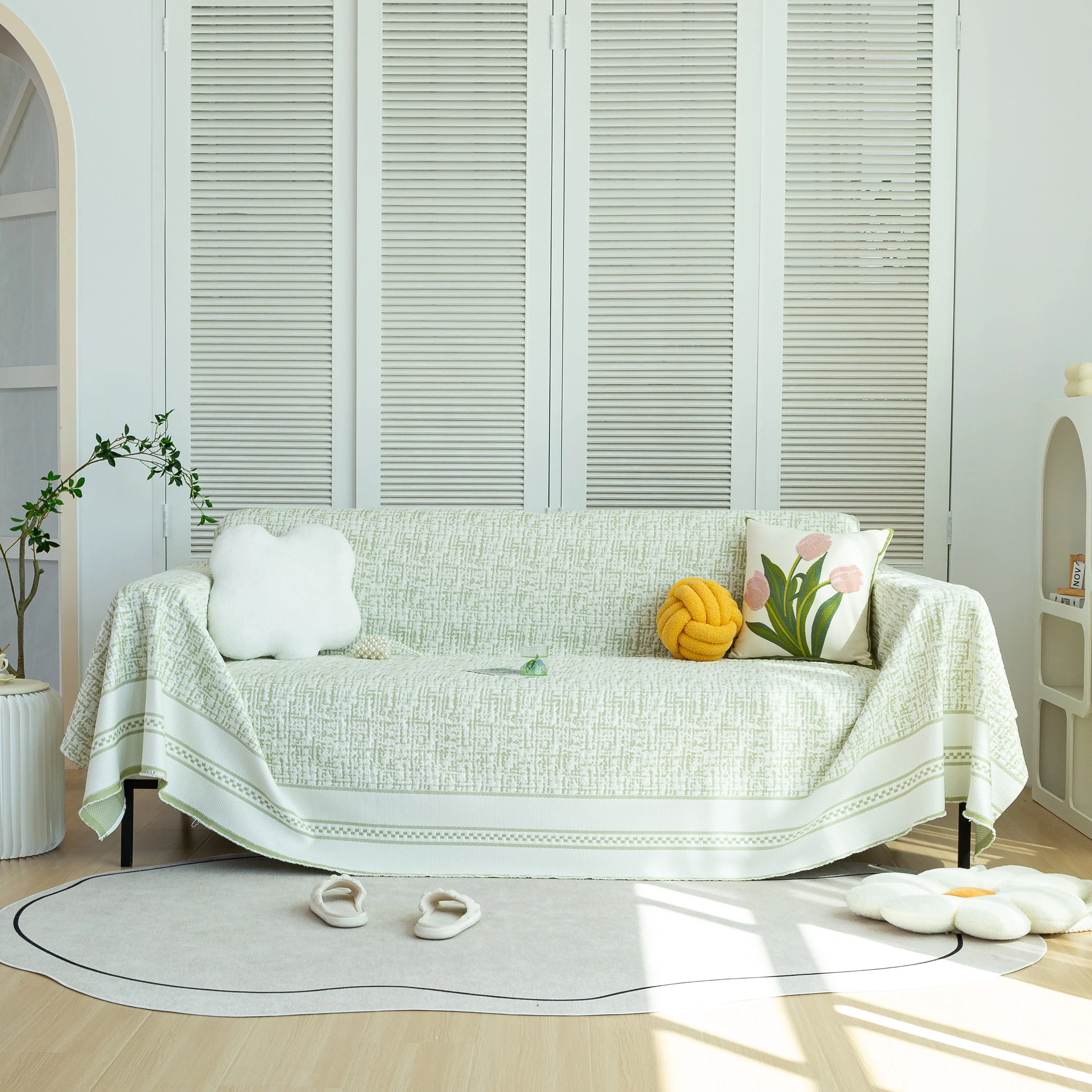 Cooling Throws for Sofas and Chairs, Scratch Resistant Couch Protector Blanket - Image 2