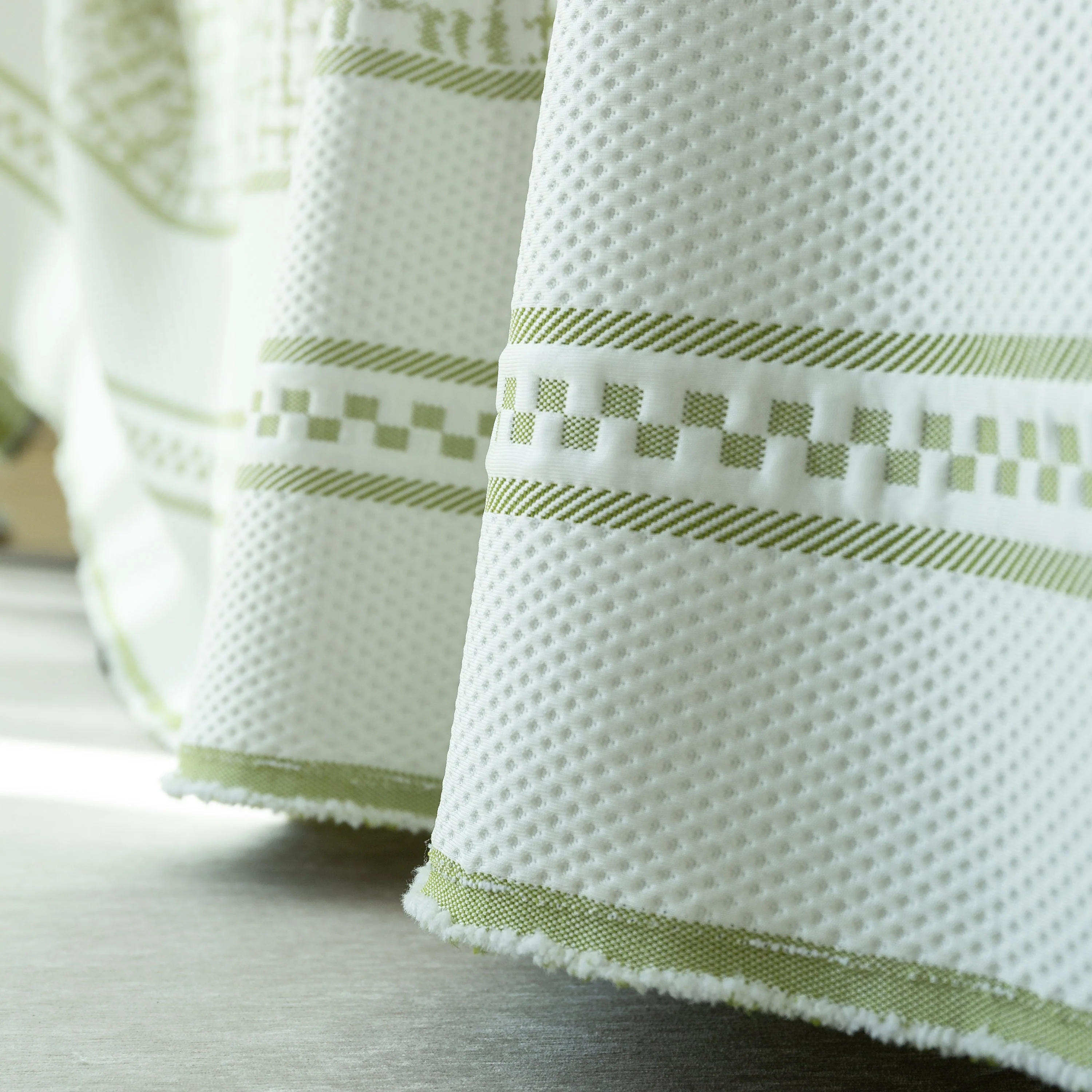Cooling Throws for Sofas and Chairs, Scratch Resistant Couch Protector Blanket - Image 7