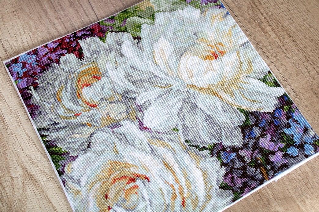 Counted Cross Stitch Kit White Roses Leti930 - Image 4