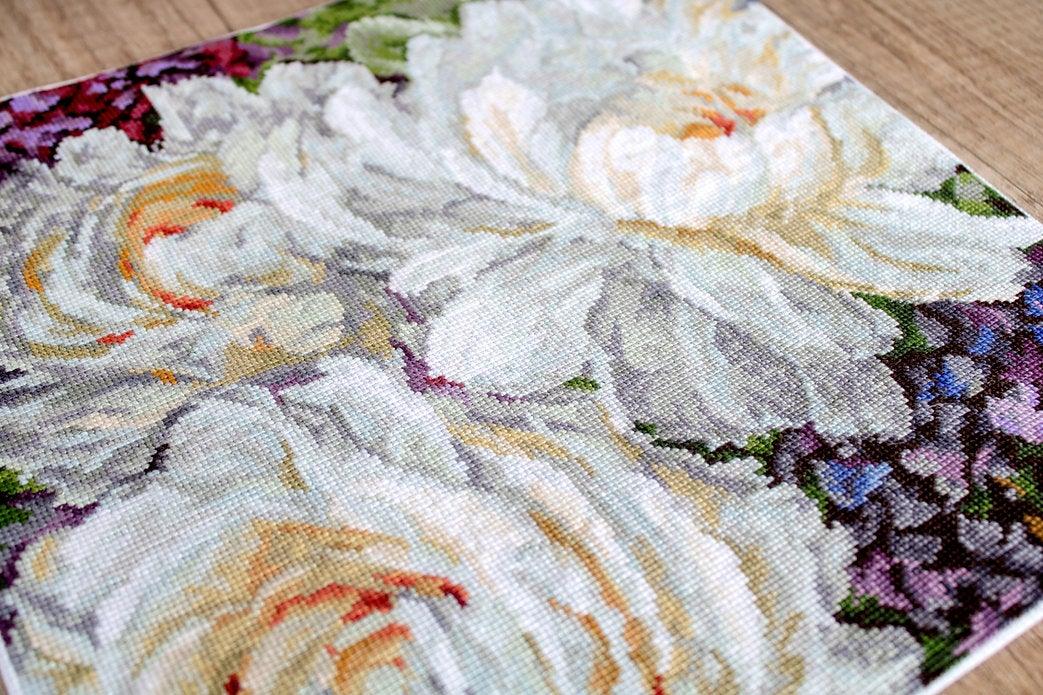 Counted Cross Stitch Kit White Roses Leti930 - Image 5