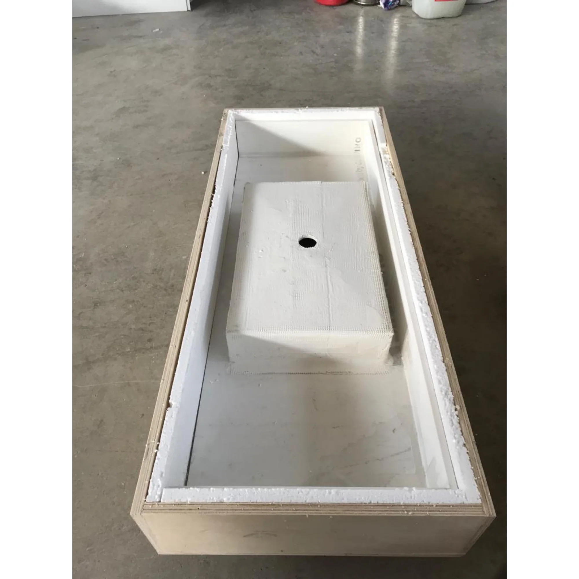 CUSTOM CALACATTA GOLD QUARTZ SINK (QU-041) - Image 12
