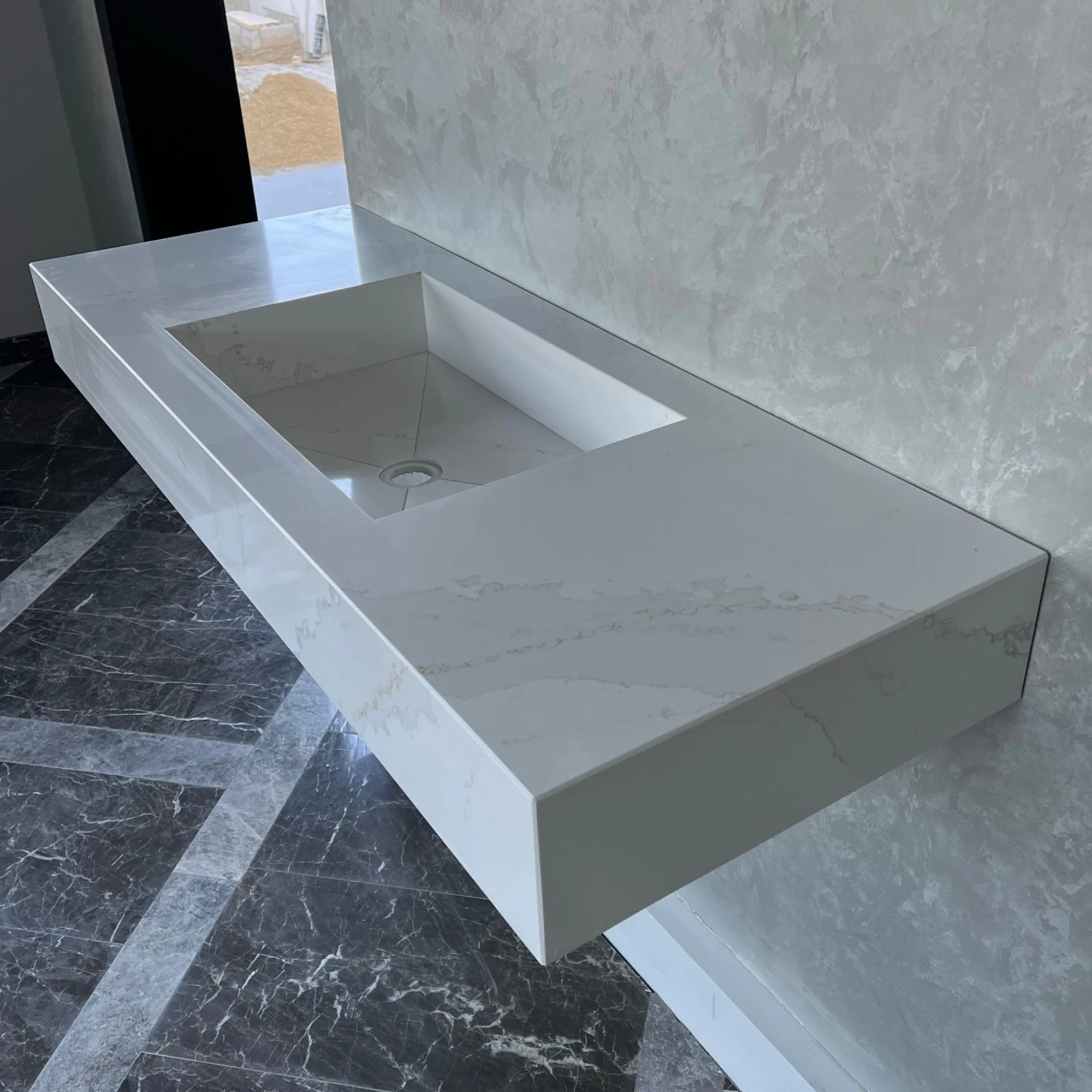 CUSTOM CALACATTA GOLD QUARTZ SINK (QU-041) - Image 2