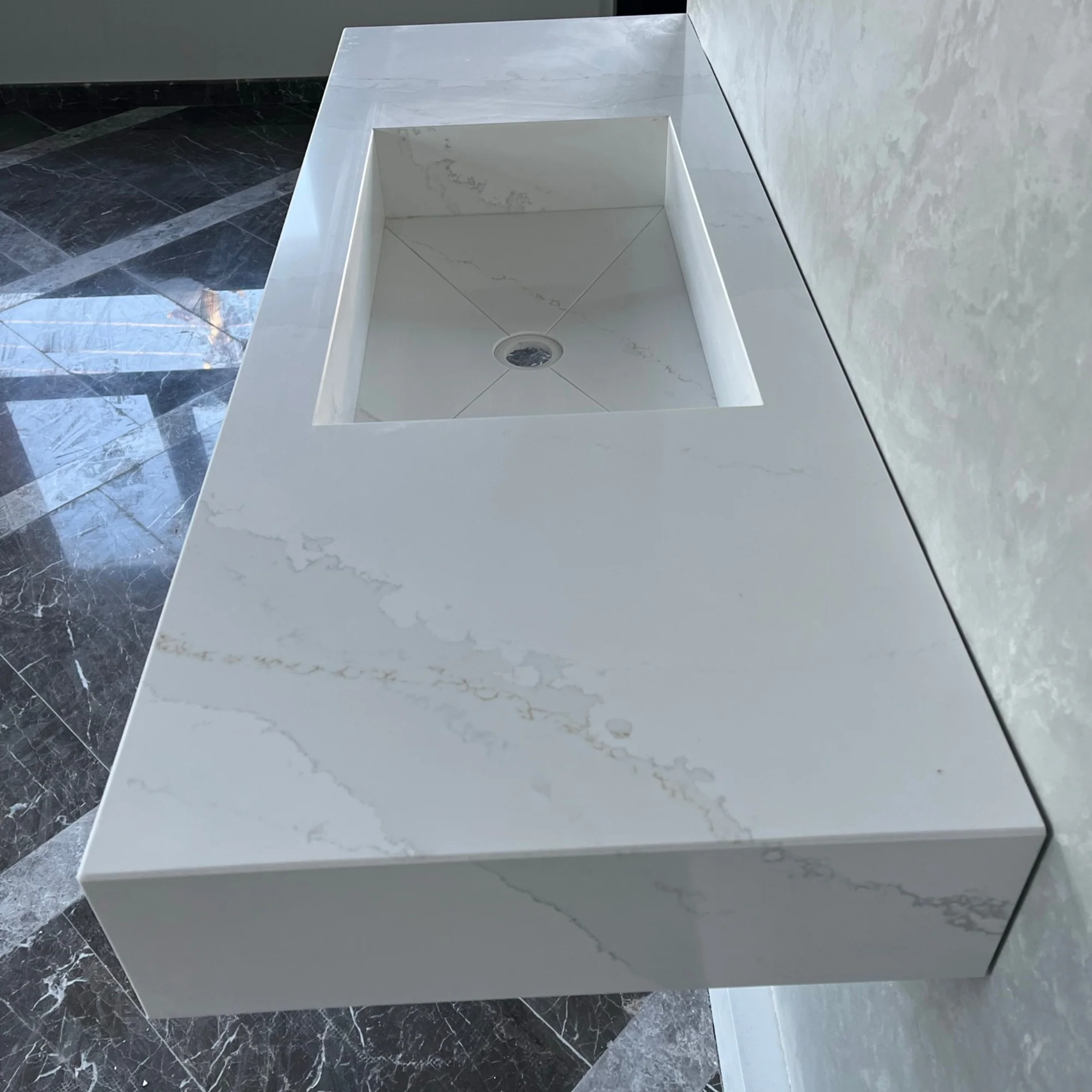 CUSTOM CALACATTA GOLD QUARTZ SINK (QU-041) - Image 4