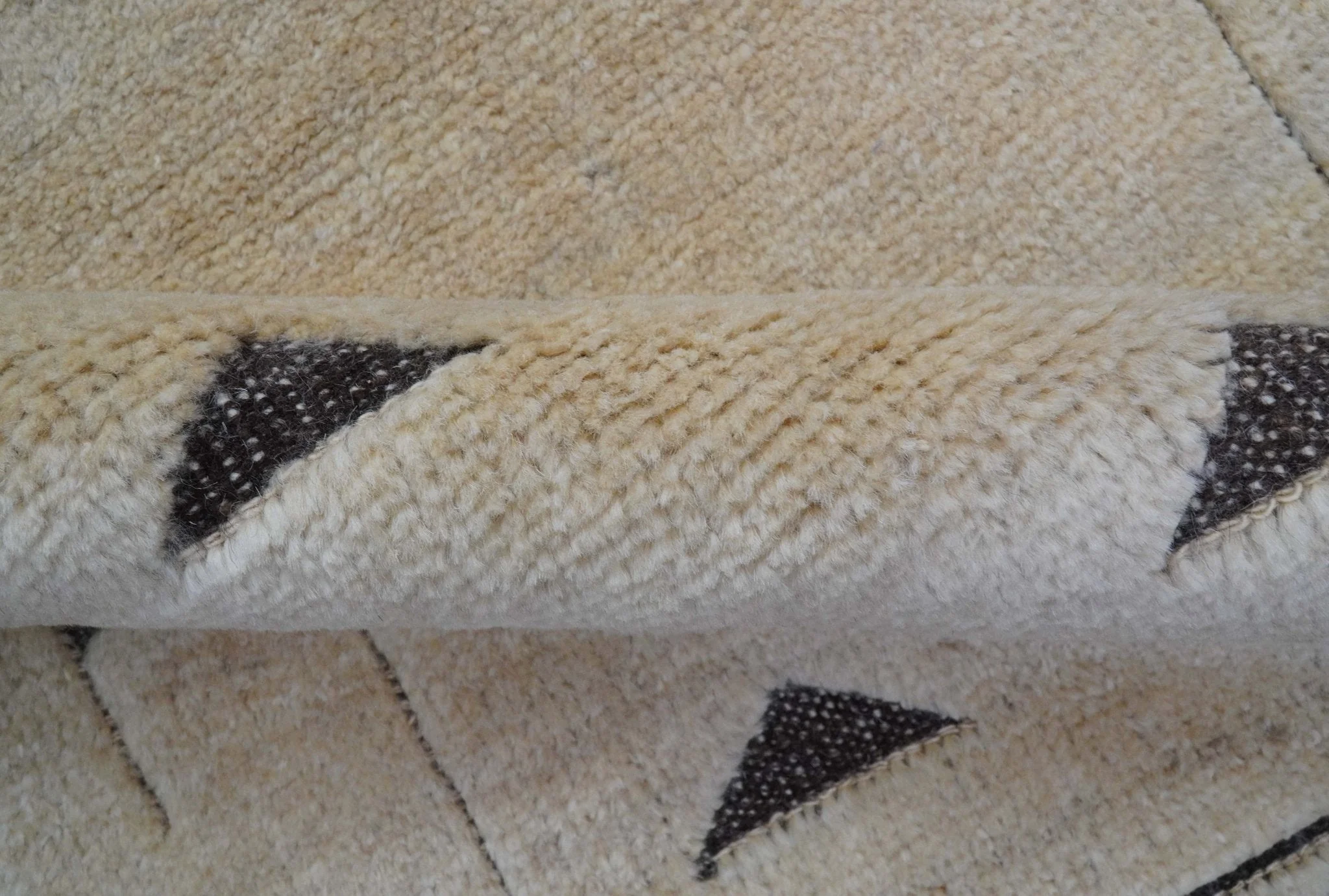 Custom Made Contemporary Design Black And Beige Hand knotted wool Area Rug - Image 8
