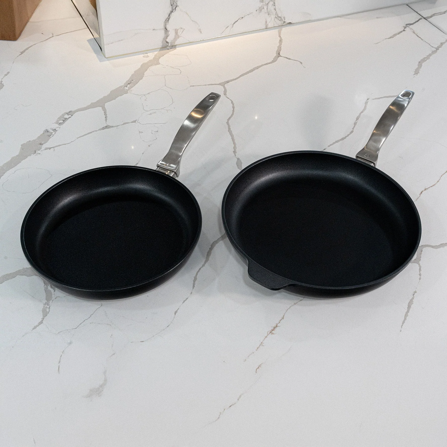 CXD DOU Ceramic Nonstick 2-Piece Fry Pan Set (9.5" & 11") - Image 3
