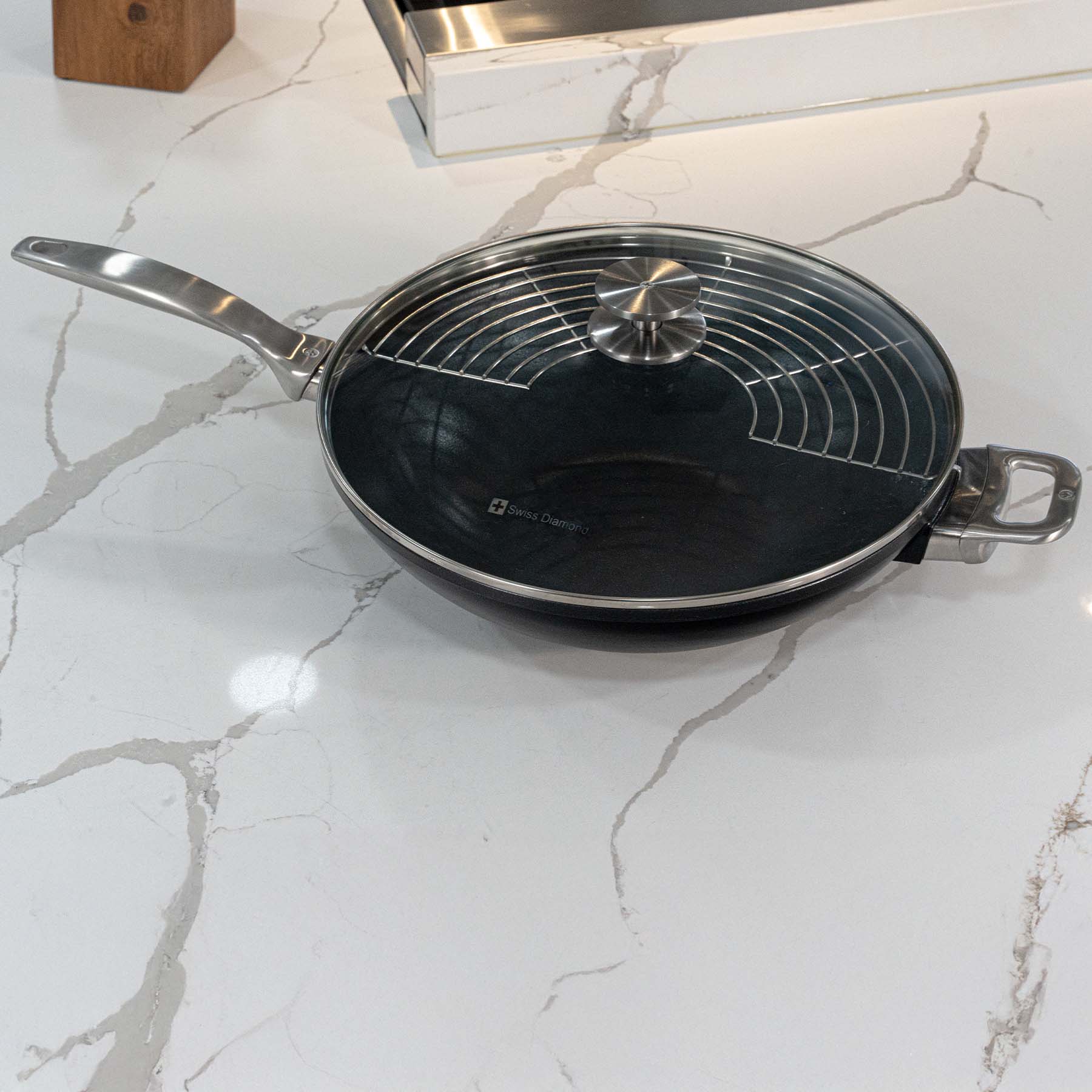 CXD DOU Ceramic Nonstick  Wok with Lid and Rack - 12.5" (32 cm), 5.3 QT (5 L) - Image 5