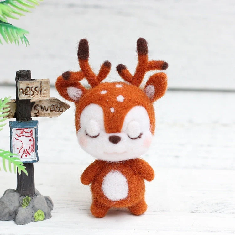 Deer Needle Felting Kit. Wizardi DIY Wool Craft Kit F07N8-W2 - Image 2