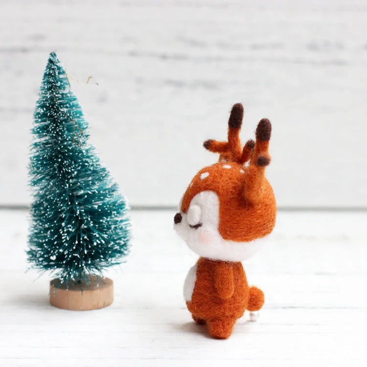 Deer Needle Felting Kit. Wizardi DIY Wool Craft Kit F07N8-W2 - Image 3