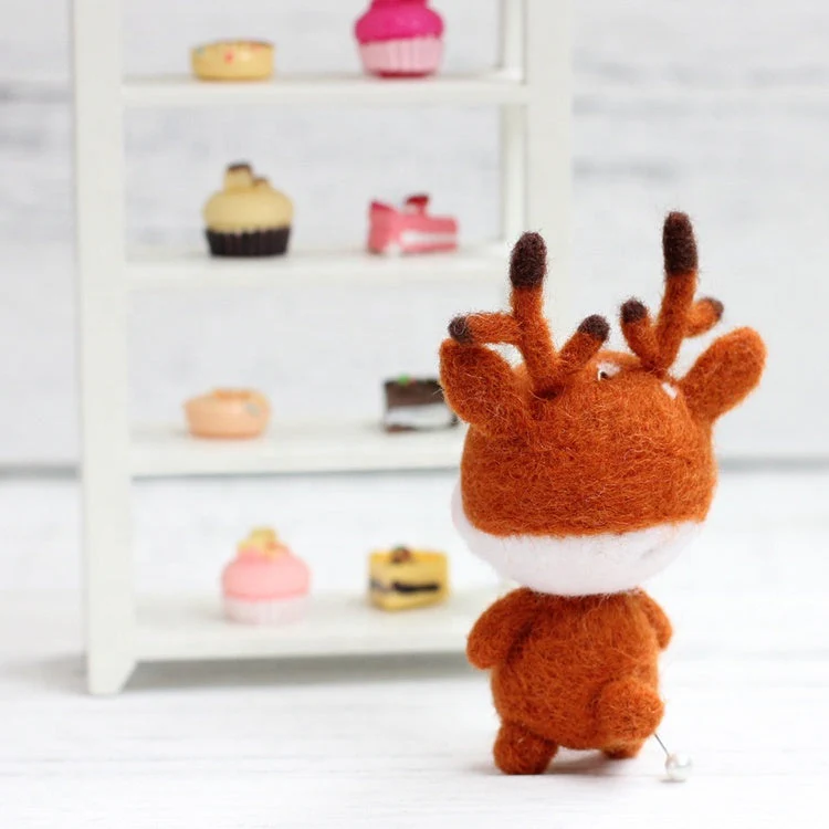 Deer Needle Felting Kit. Wizardi DIY Wool Craft Kit F07N8-W2 - Image 4