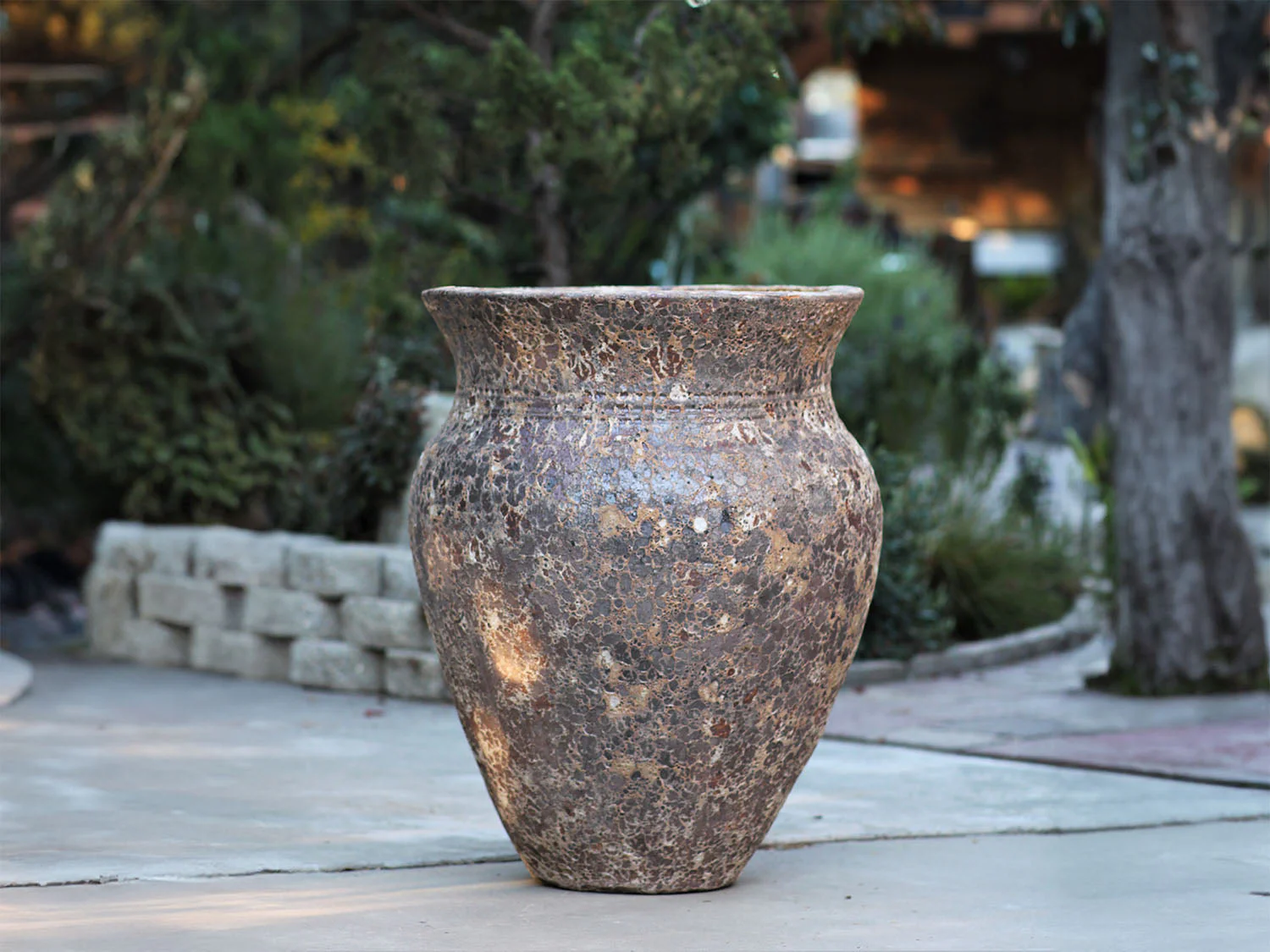 Egyptian Krater - Image 3