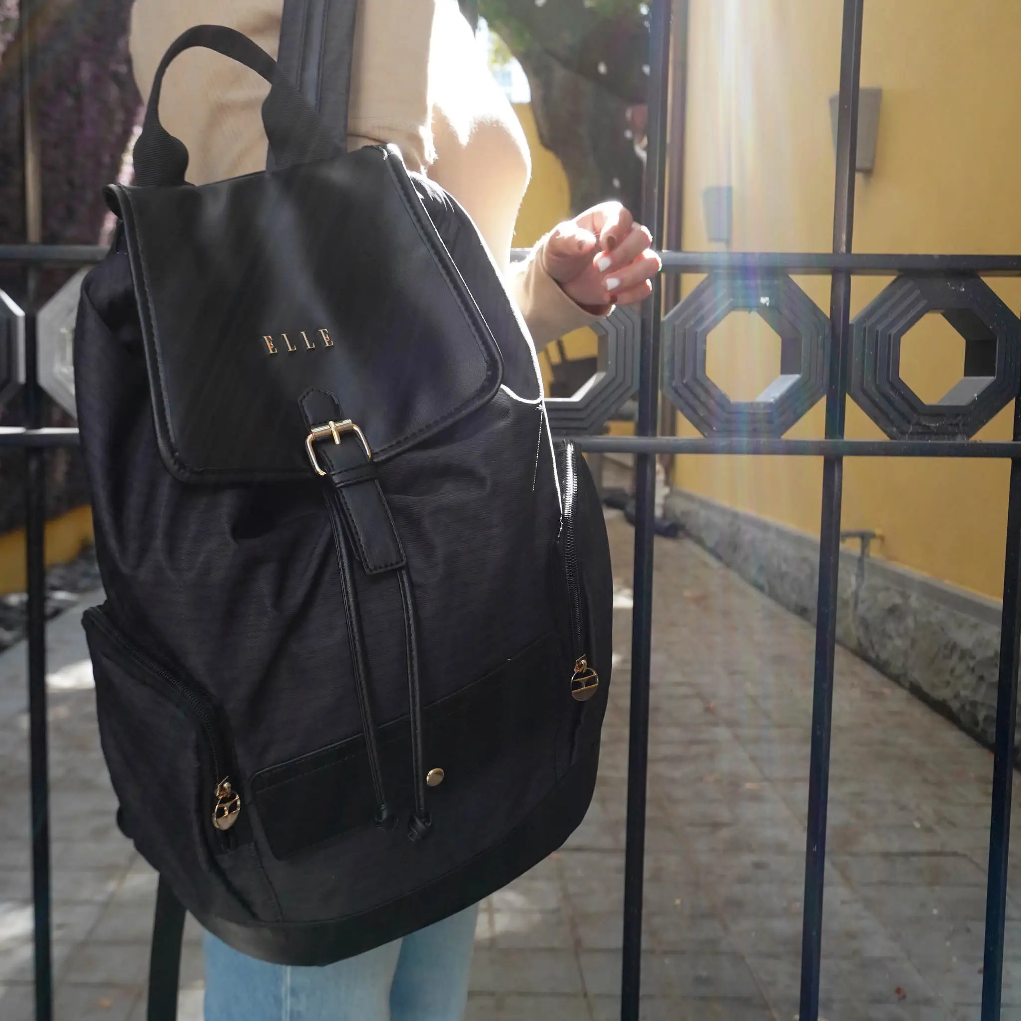 Eleganza 25L Backpack - Image 10