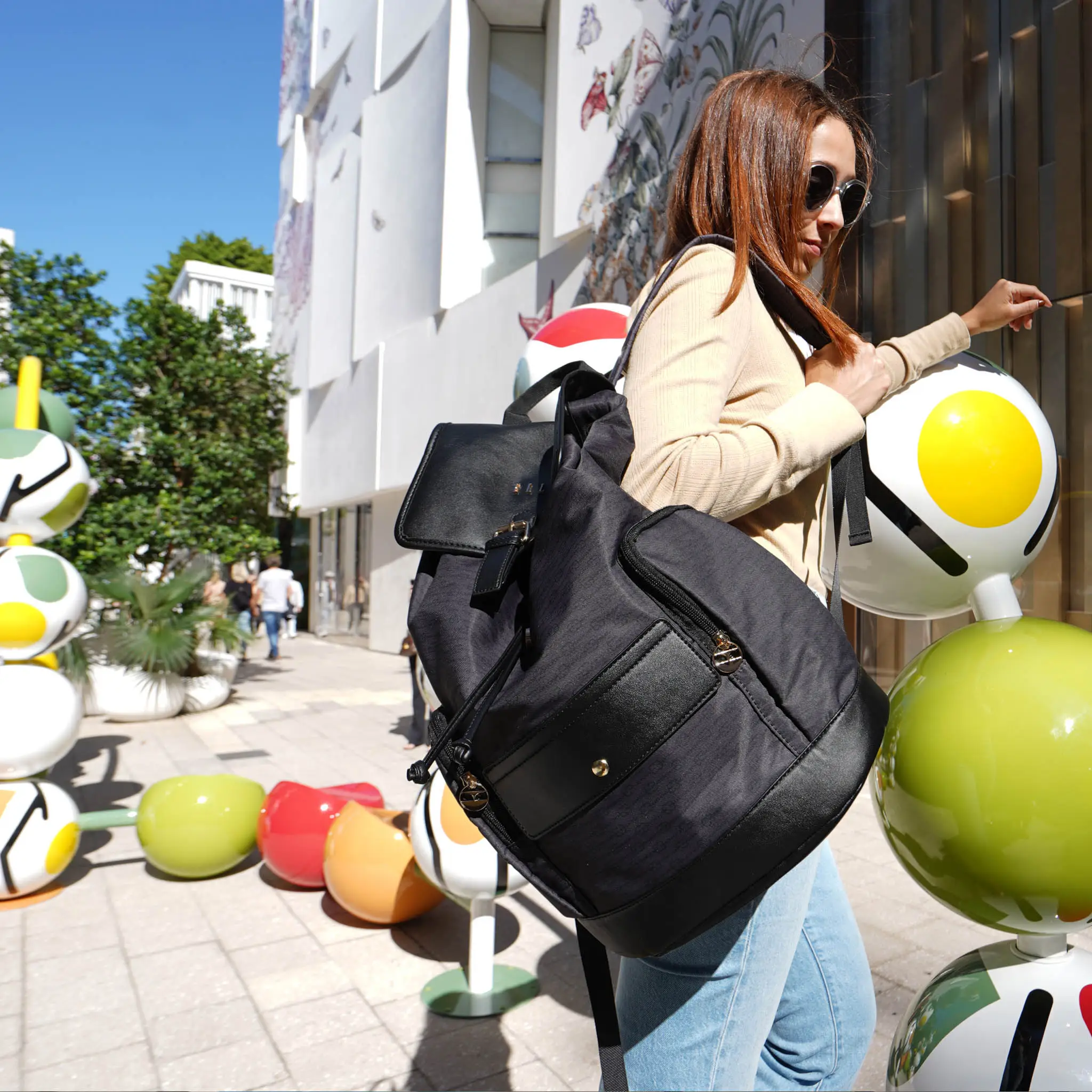 Eleganza 25L Backpack - Image 11