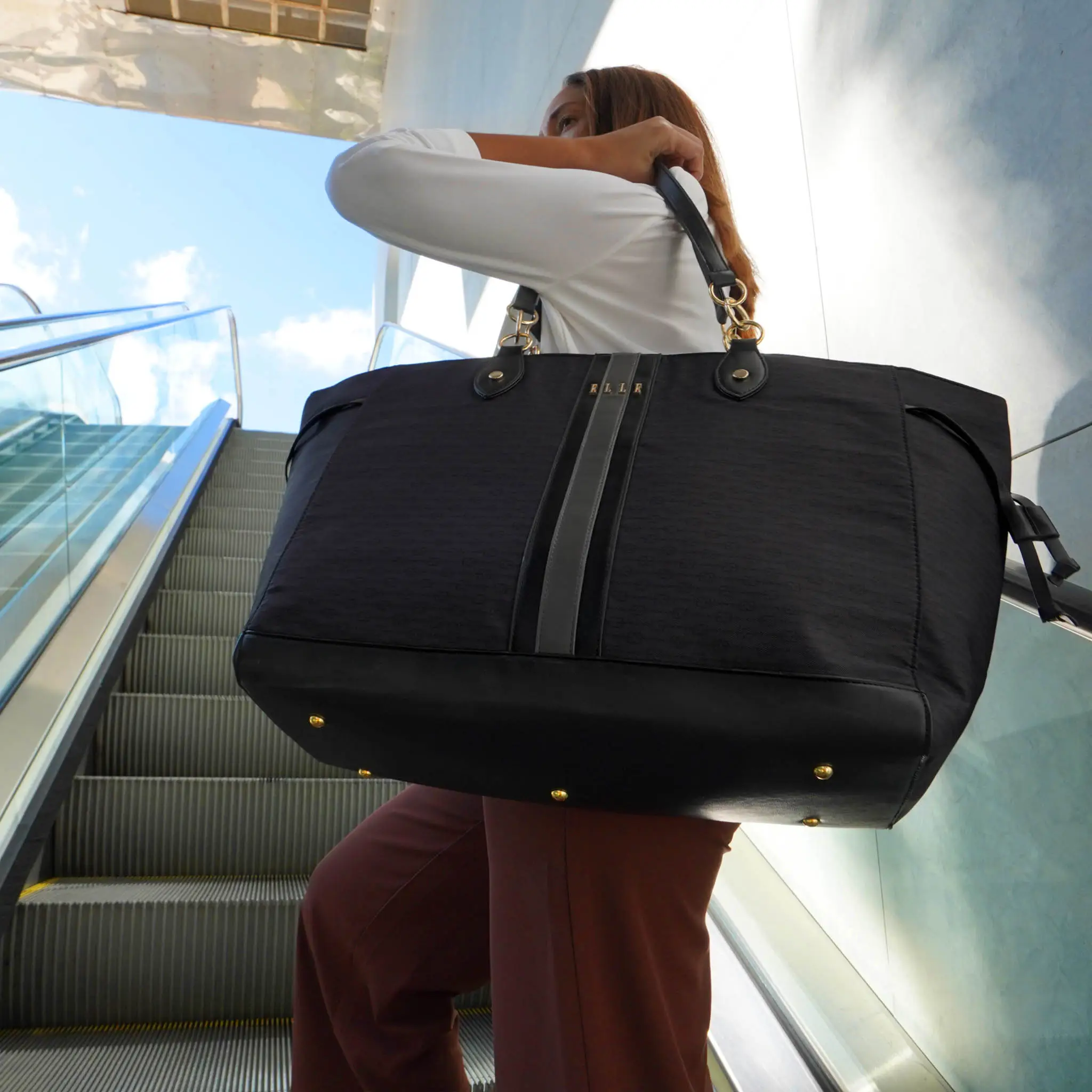 Eleganza 32L Weekender Duffel Bag - Image 9