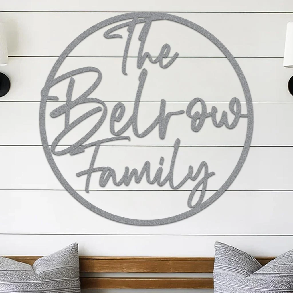 Family Name Sign in Circle - Image 7
