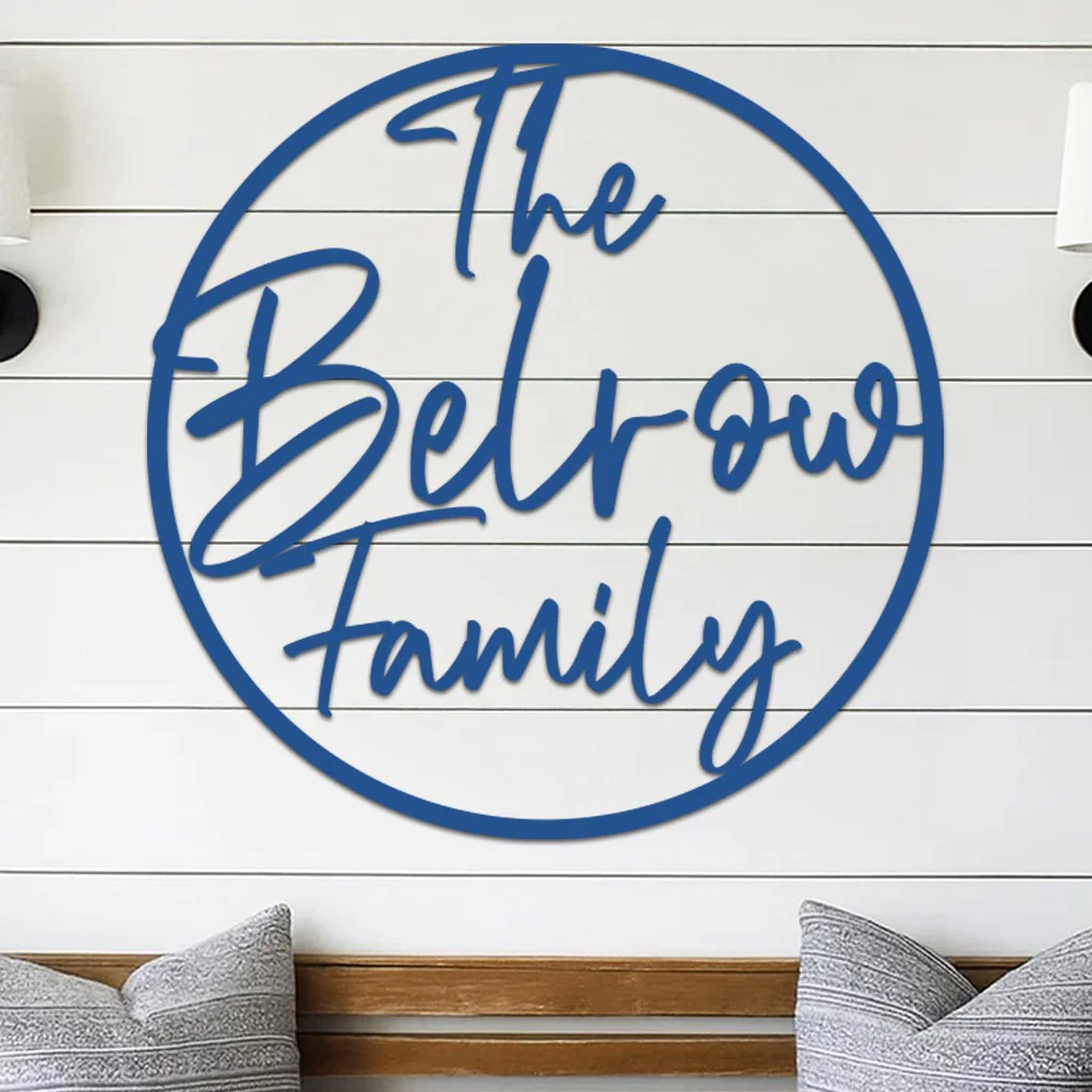 Family Name Sign in Circle - Image 8
