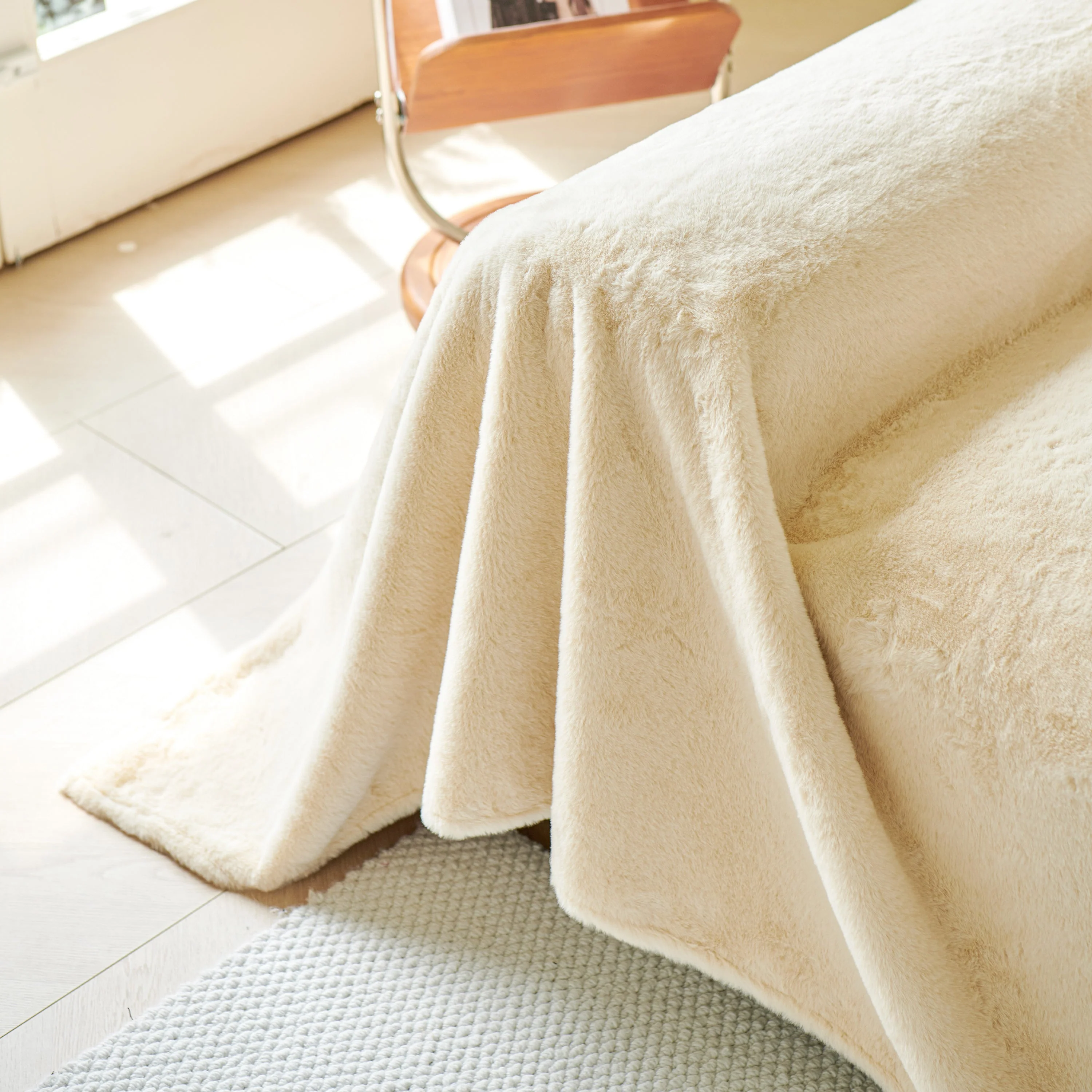 Faux Fur Smooth Plush Comfy Couch Covers, Soft Thicked Durable Blankets and Throws for Sofas - Image 119