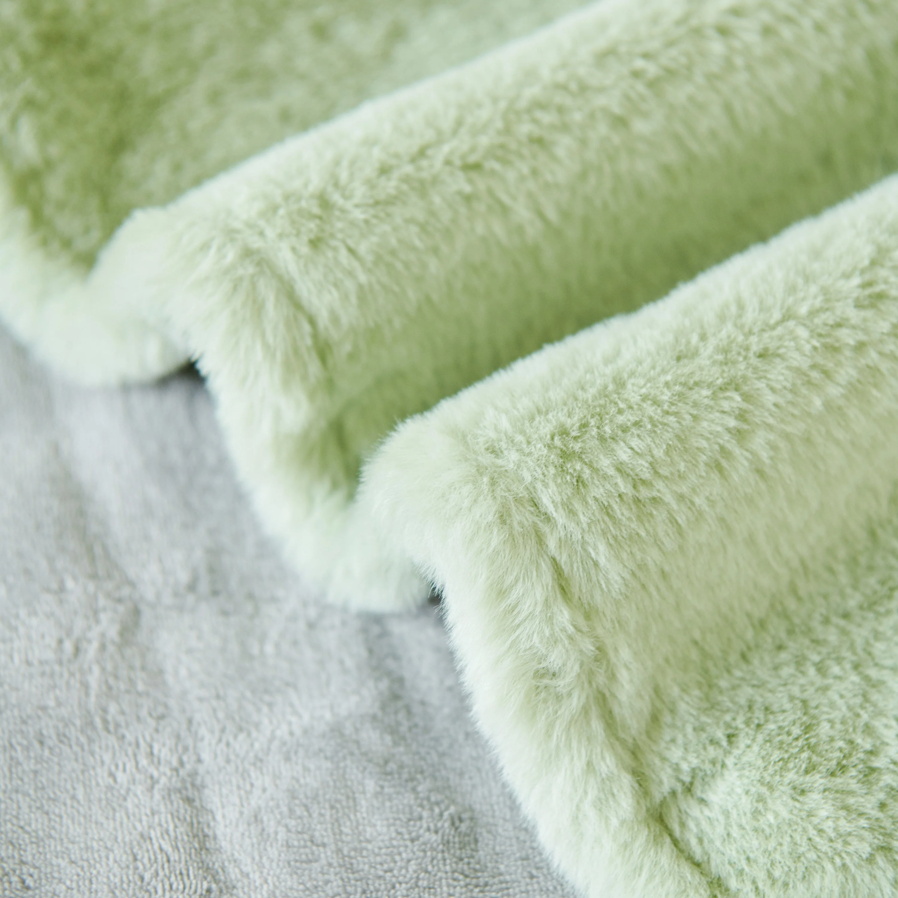 Faux Fur Smooth Plush Comfy Couch Covers, Soft Thicked Durable Blankets and Throws for Sofas - Image 131