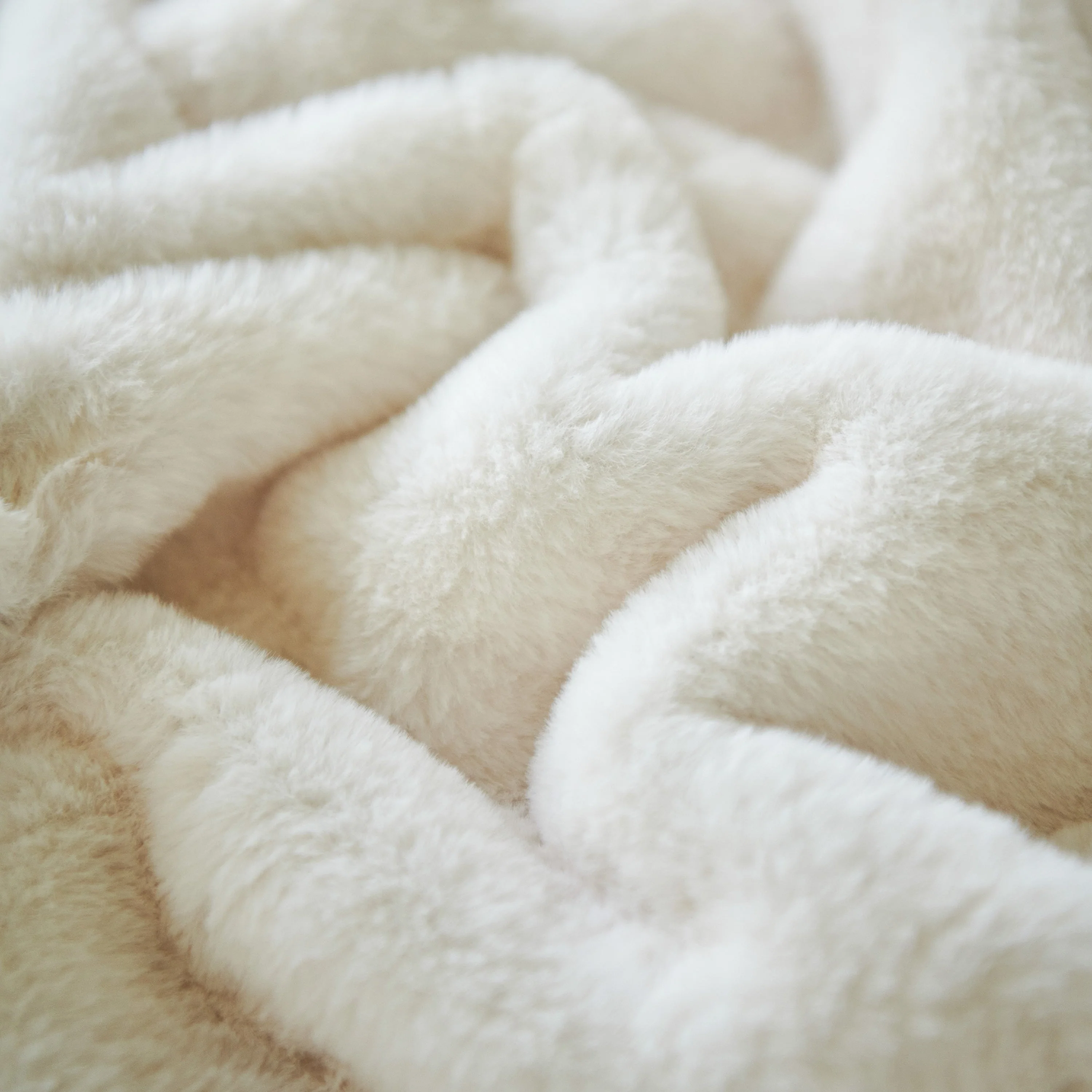Faux Fur Smooth Plush Comfy Couch Covers, Soft Thicked Durable Blankets and Throws for Sofas - Image 42