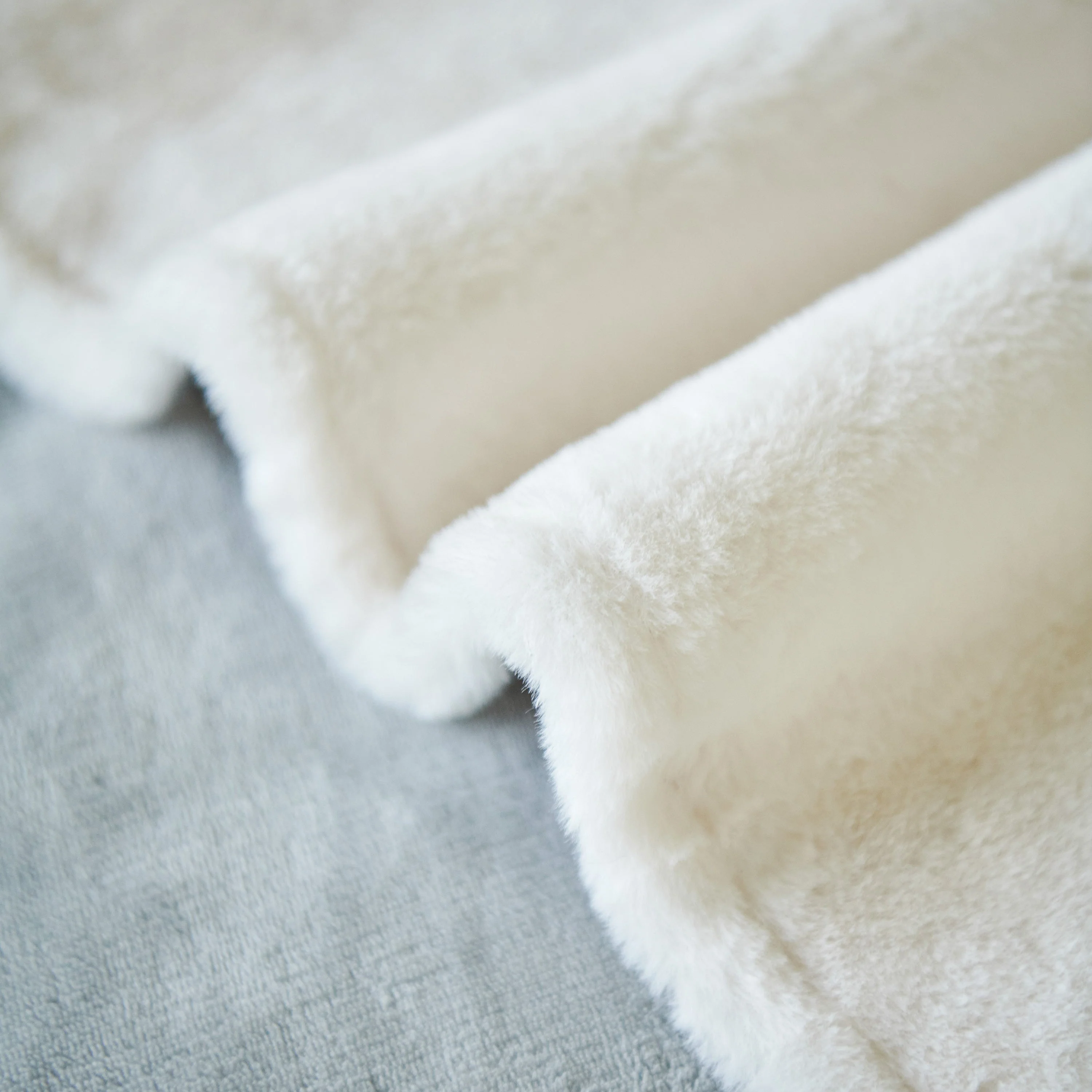 Faux Fur Smooth Plush Comfy Couch Covers, Soft Thicked Durable Blankets and Throws for Sofas - Image 45