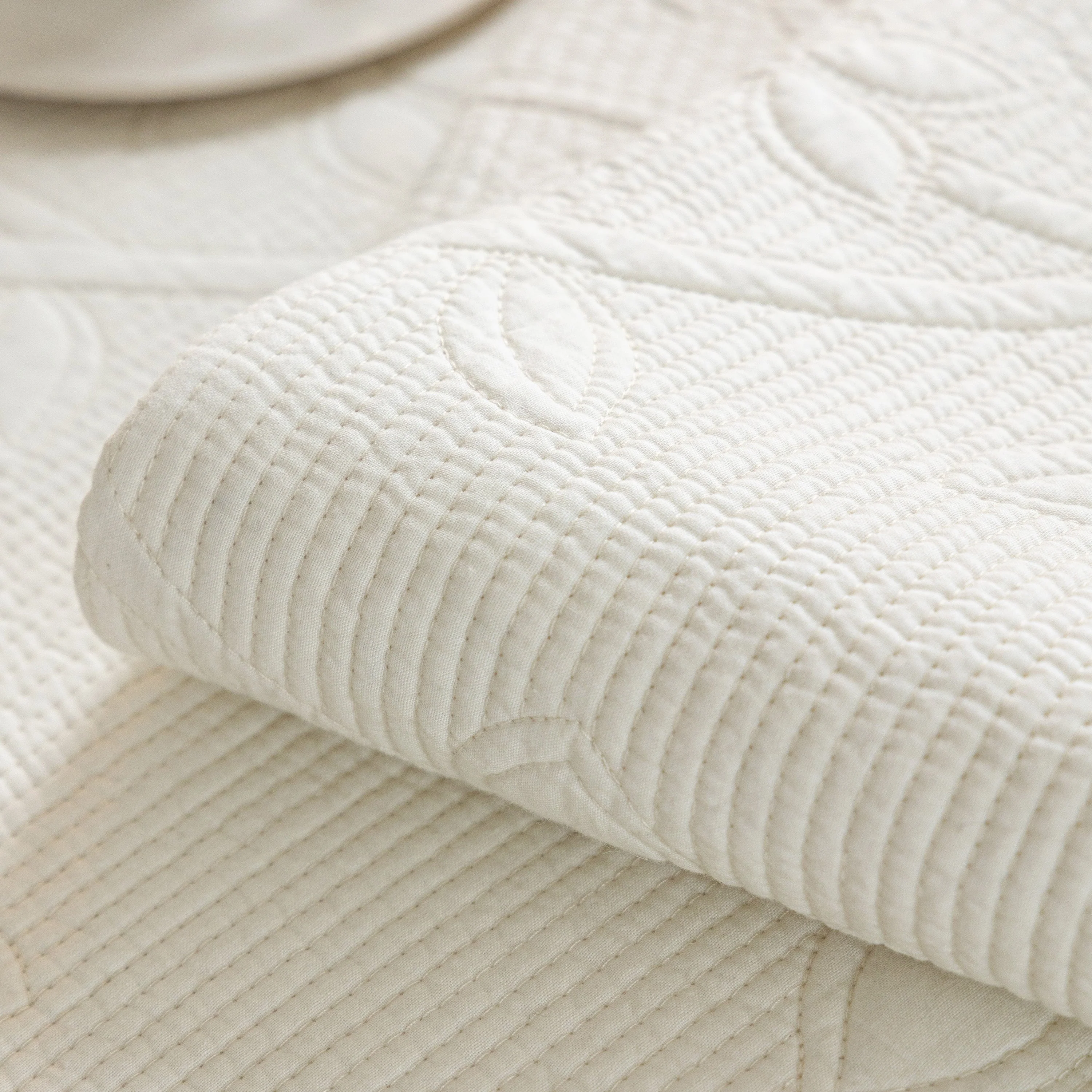 Floral Cotton Quilted Sofa Cover, Non-Slip Couch Protector with Scalloped Edges - Image 7
