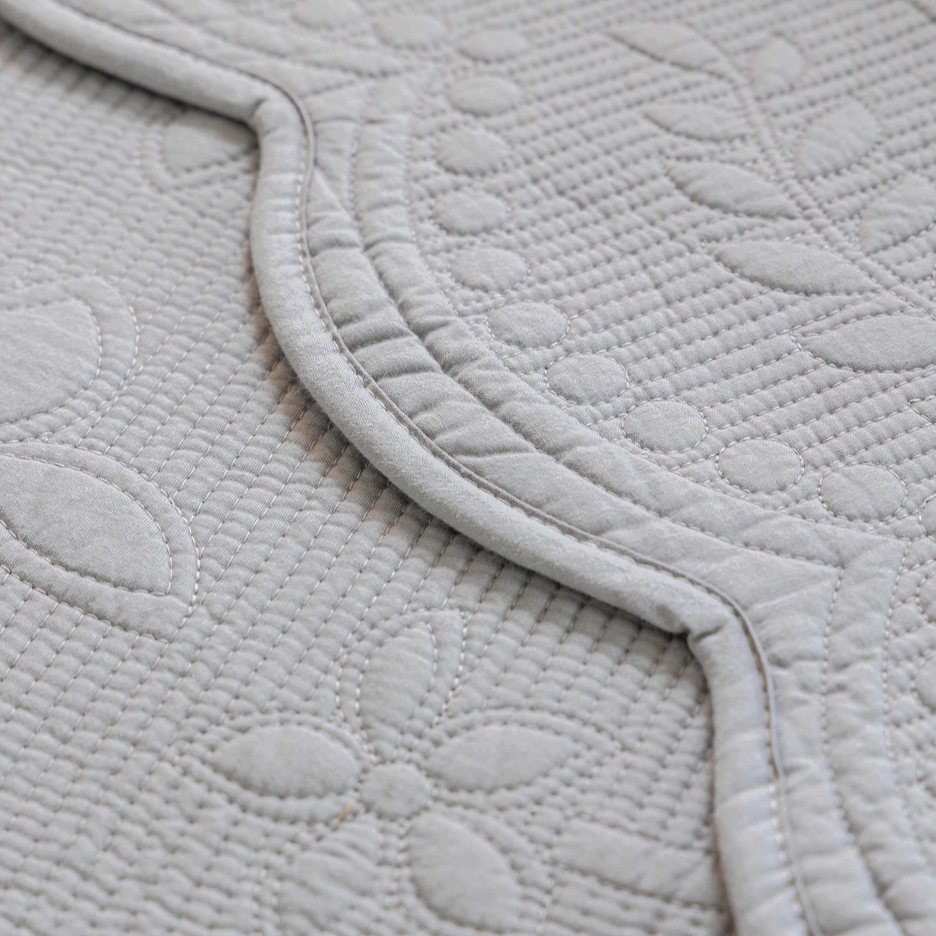 Floral Cotton Quilted Sofa Cover, Non-Slip Couch Protector with Scalloped Edges - Image 89