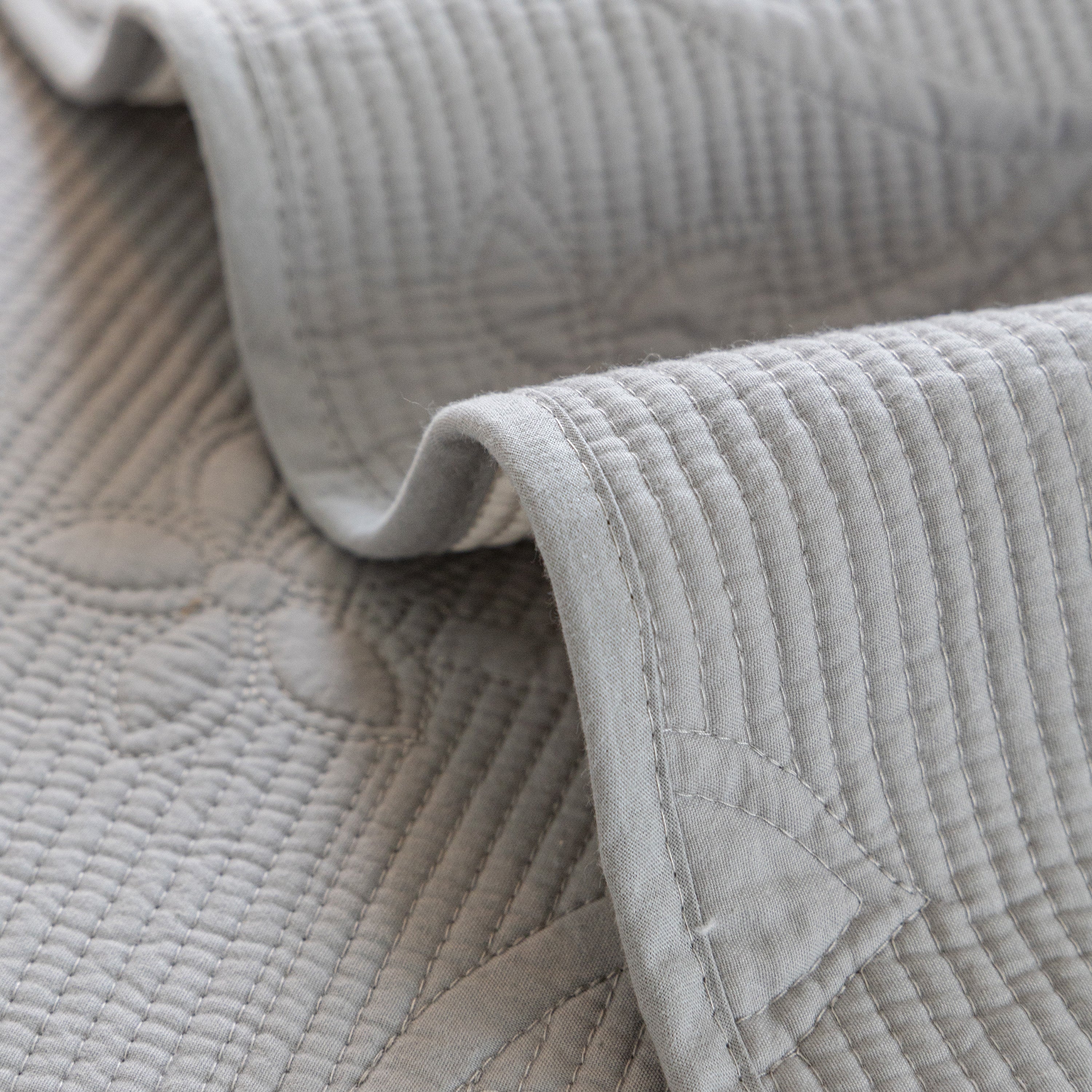Floral Cotton Quilted Sofa Cover, Non-Slip Couch Protector with Scalloped Edges - Image 96