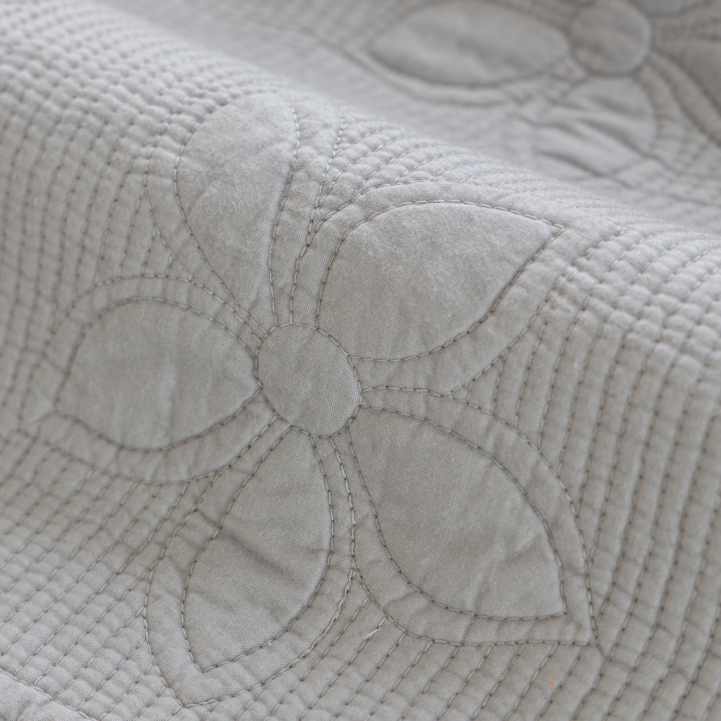 Floral Cotton Quilted Sofa Cover, Non-Slip Couch Protector with Scalloped Edges - Image 98