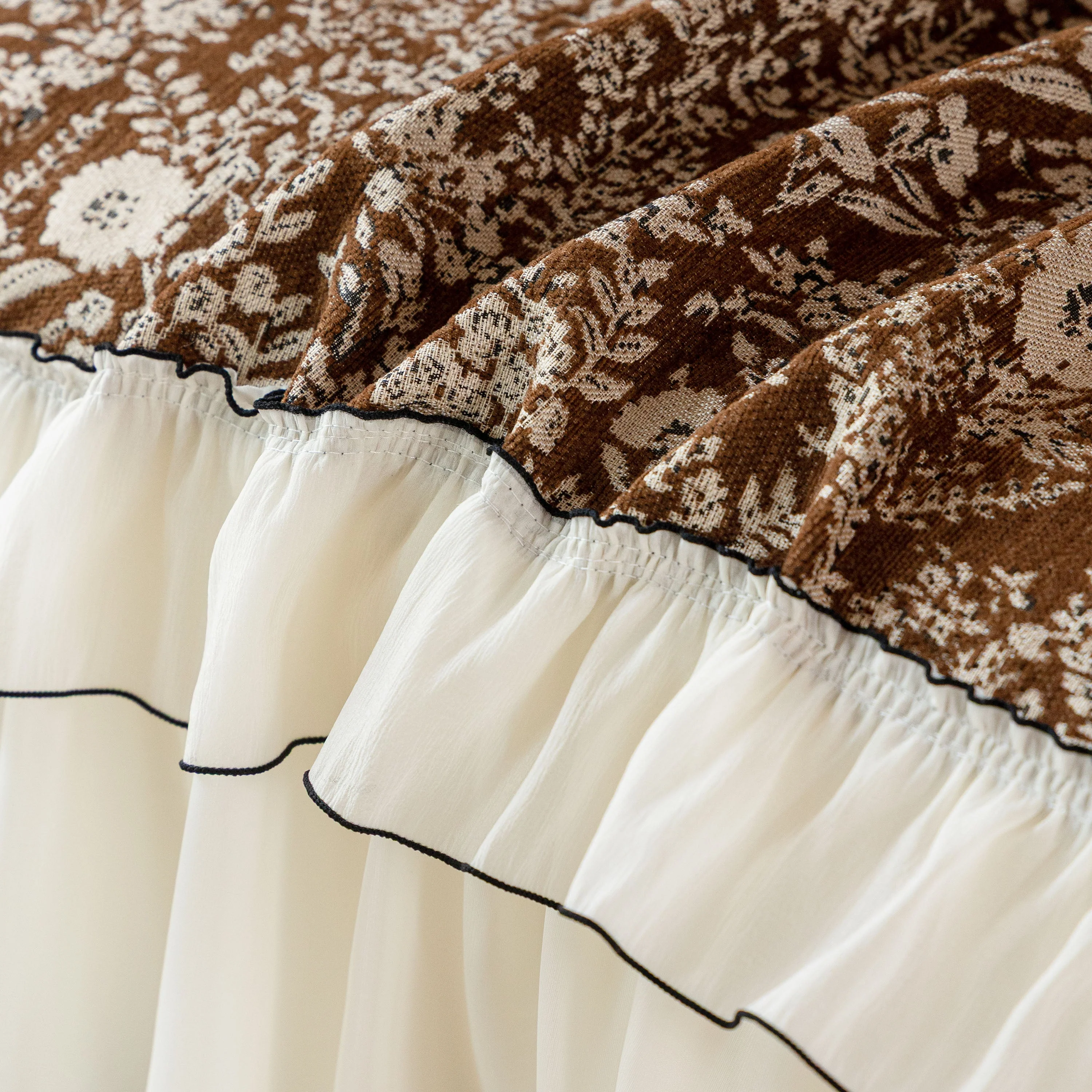 French Country Floral Sofa Cover with Chiffon Ruffle Skirt, Vintage Sofa Throw Cover - Image 11