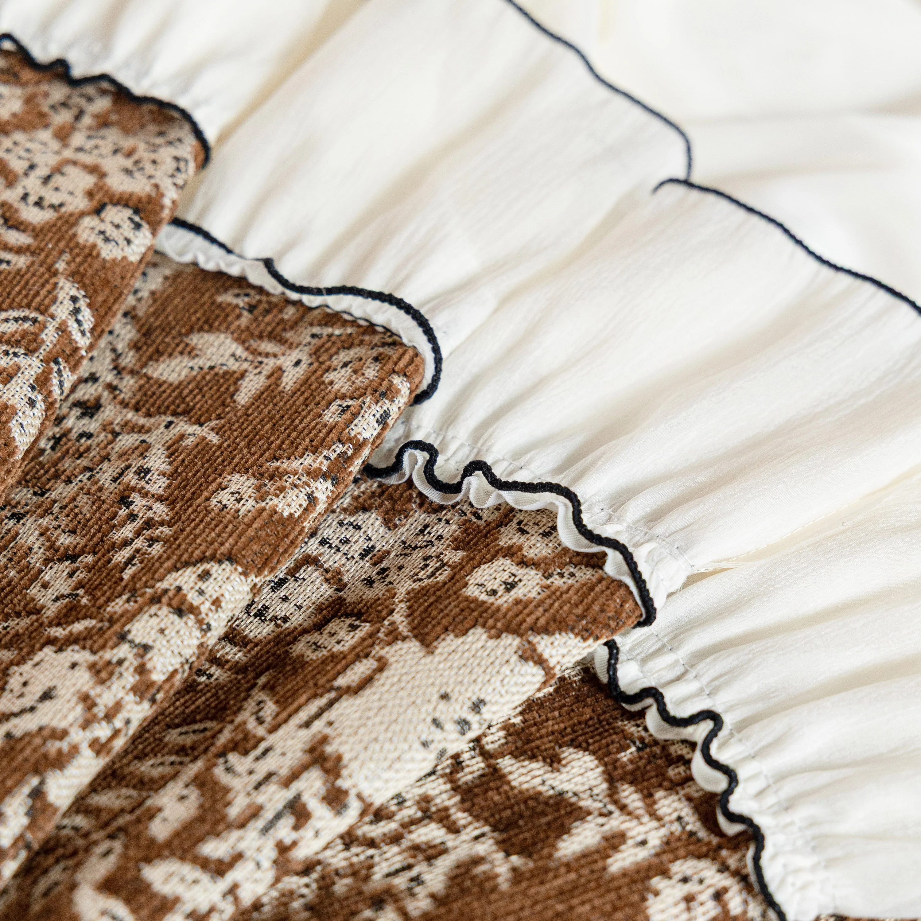 French Country Floral Sofa Cover with Chiffon Ruffle Skirt, Vintage Sofa Throw Cover - Image 16