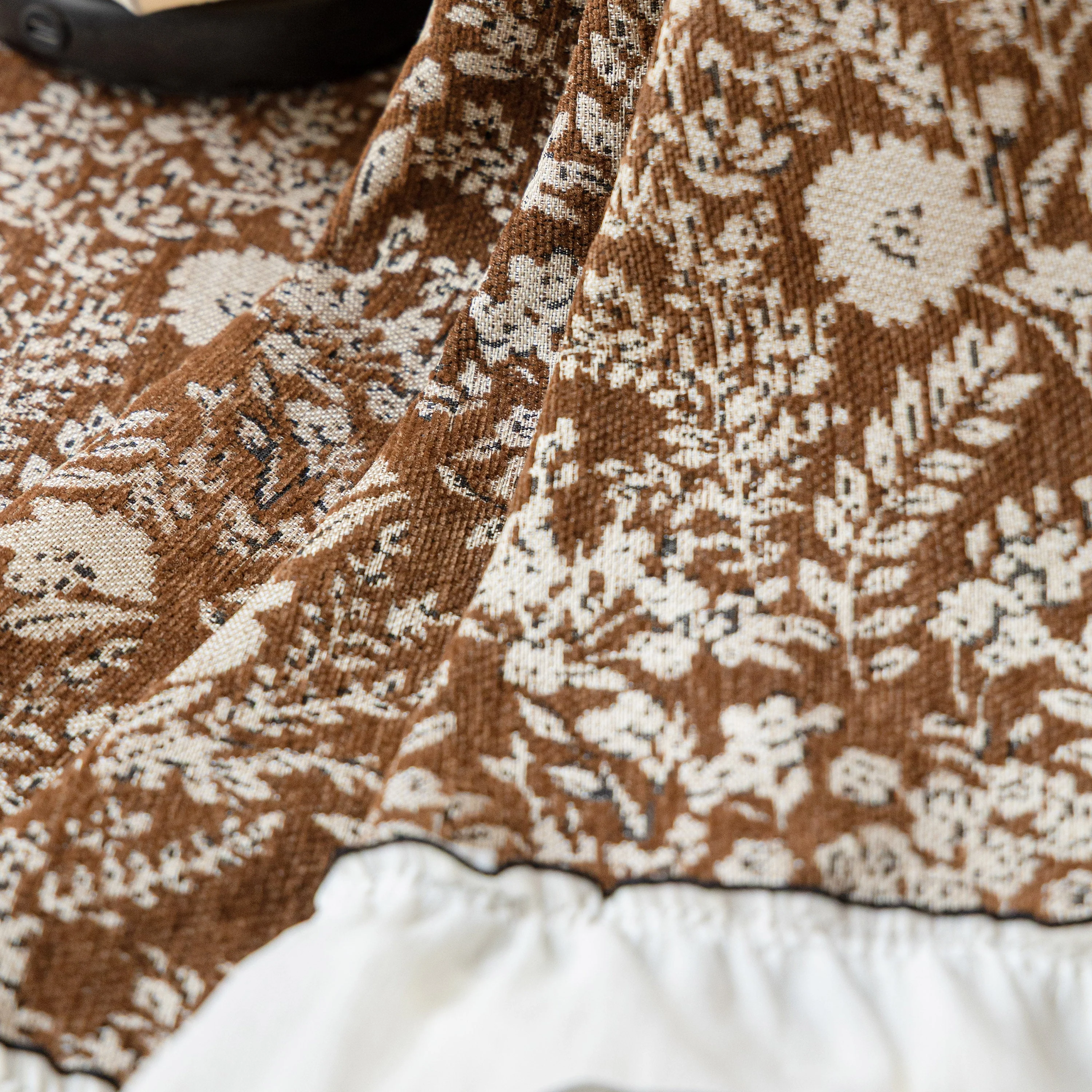 French Country Floral Sofa Cover with Chiffon Ruffle Skirt, Vintage Sofa Throw Cover - Image 19