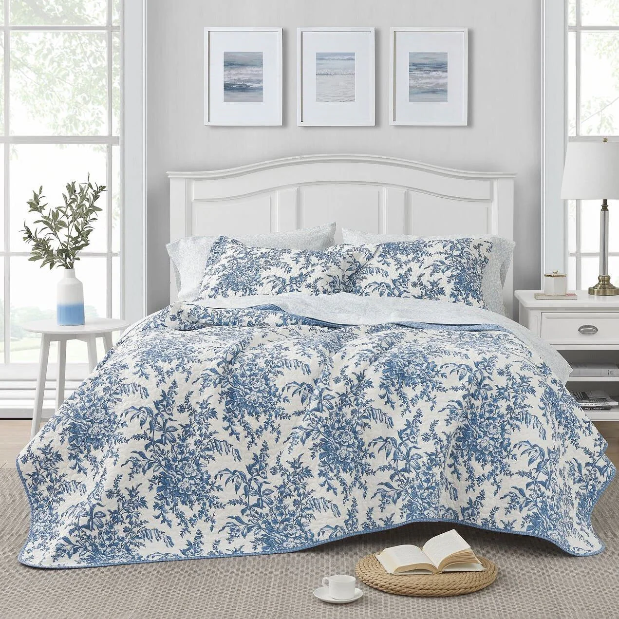 Full/Queen 3 Piece Bed In A Bag Reversible Blue White Floral Cotton Quilt Set - Image 2