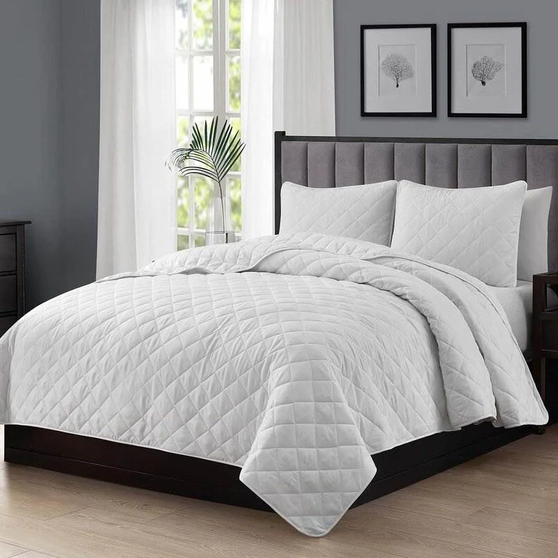 Full/Queen 3-Piece White Polyester Microfiber Diamond Quilted Quilt Set - Image 3
