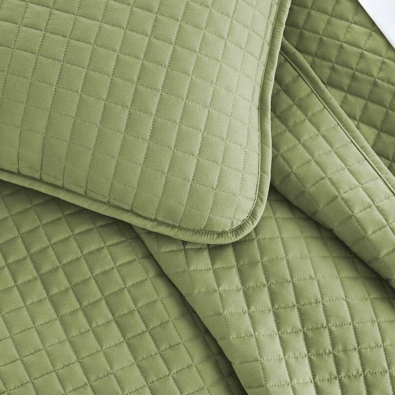 Full/Queen Lightweight Sage Ultra Soft 3-Piece Microfiber Quilt Set - Image 3
