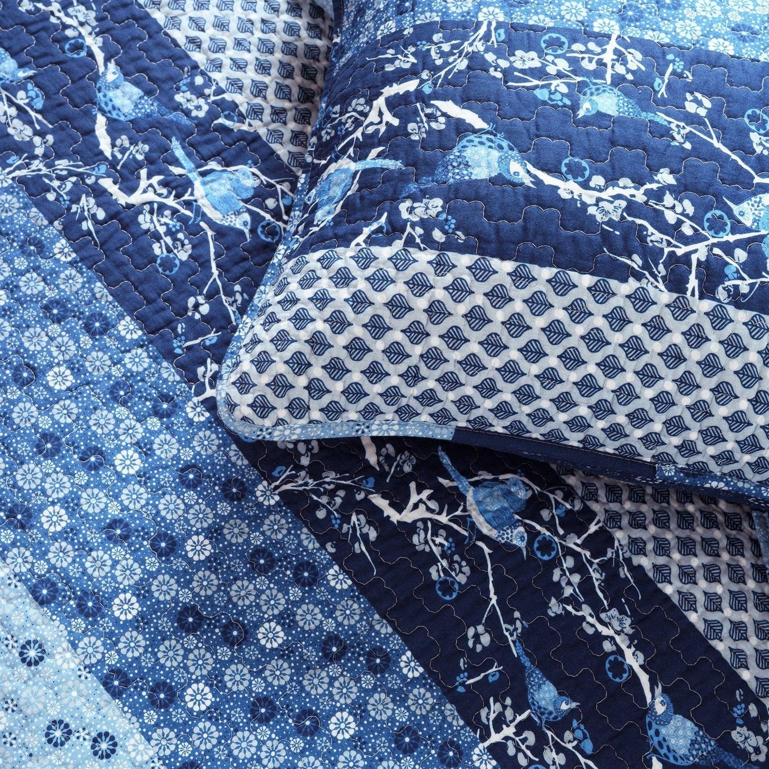 Full/Queen Navy White Light Blue Boho Floral Birds Reversible Quilt Set - Image 3
