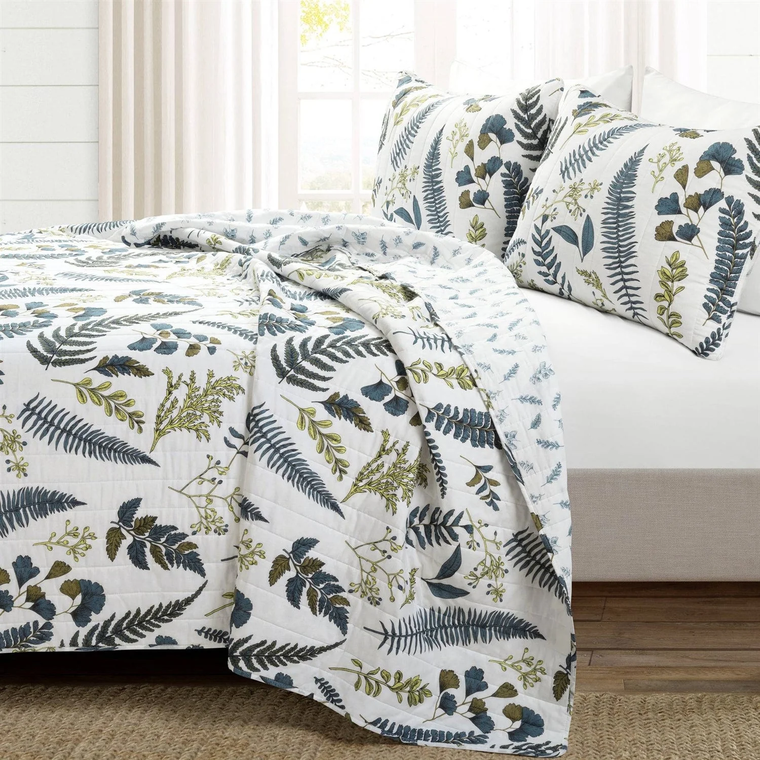 Full/Queen Reversible Cotton Lightweight Floral Fern Leaves 3 Piece Quilt Set - Image 2