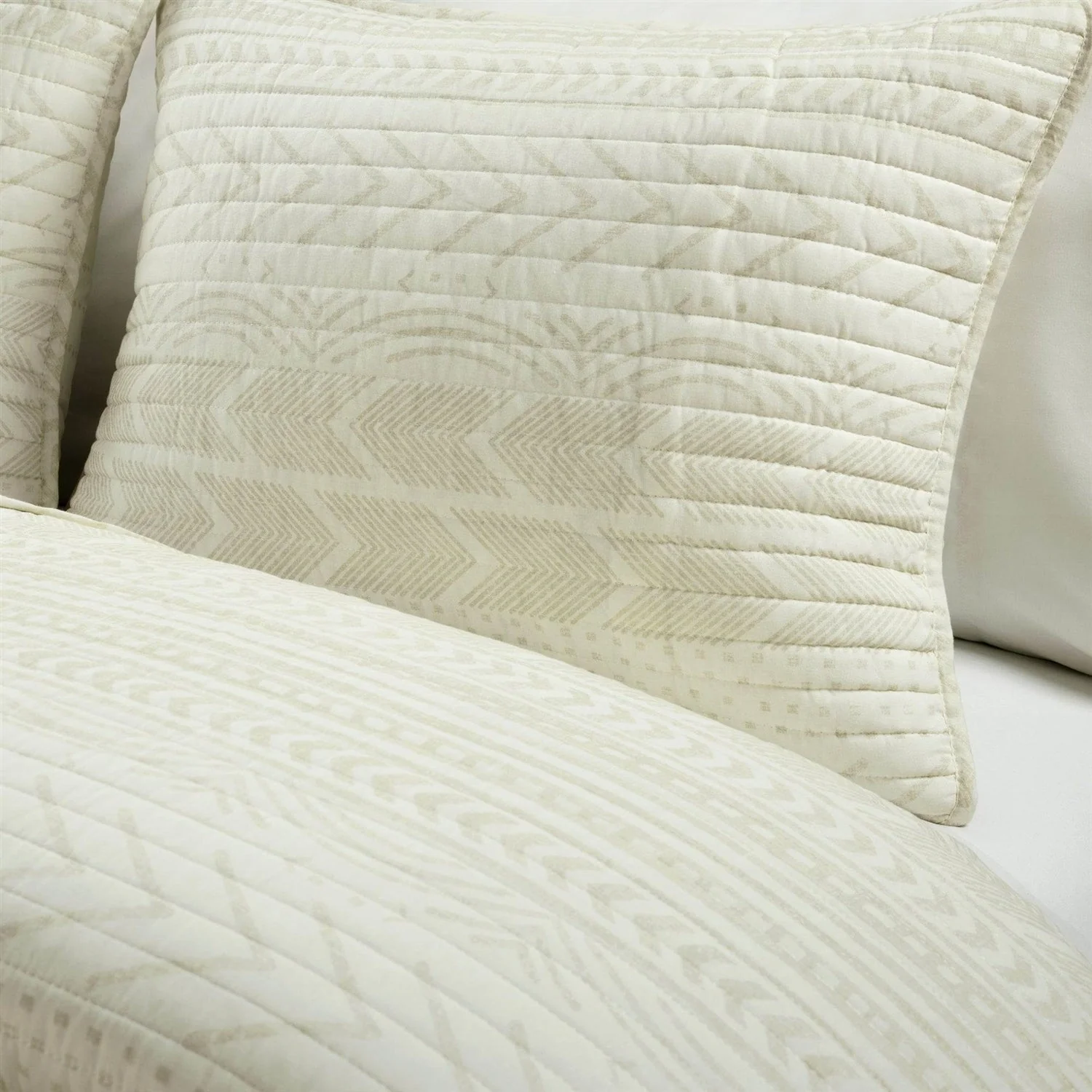 Full/Queen Scandinavian Chevron Ivory Beige Reversible Cotton Quilt Set - Image 3