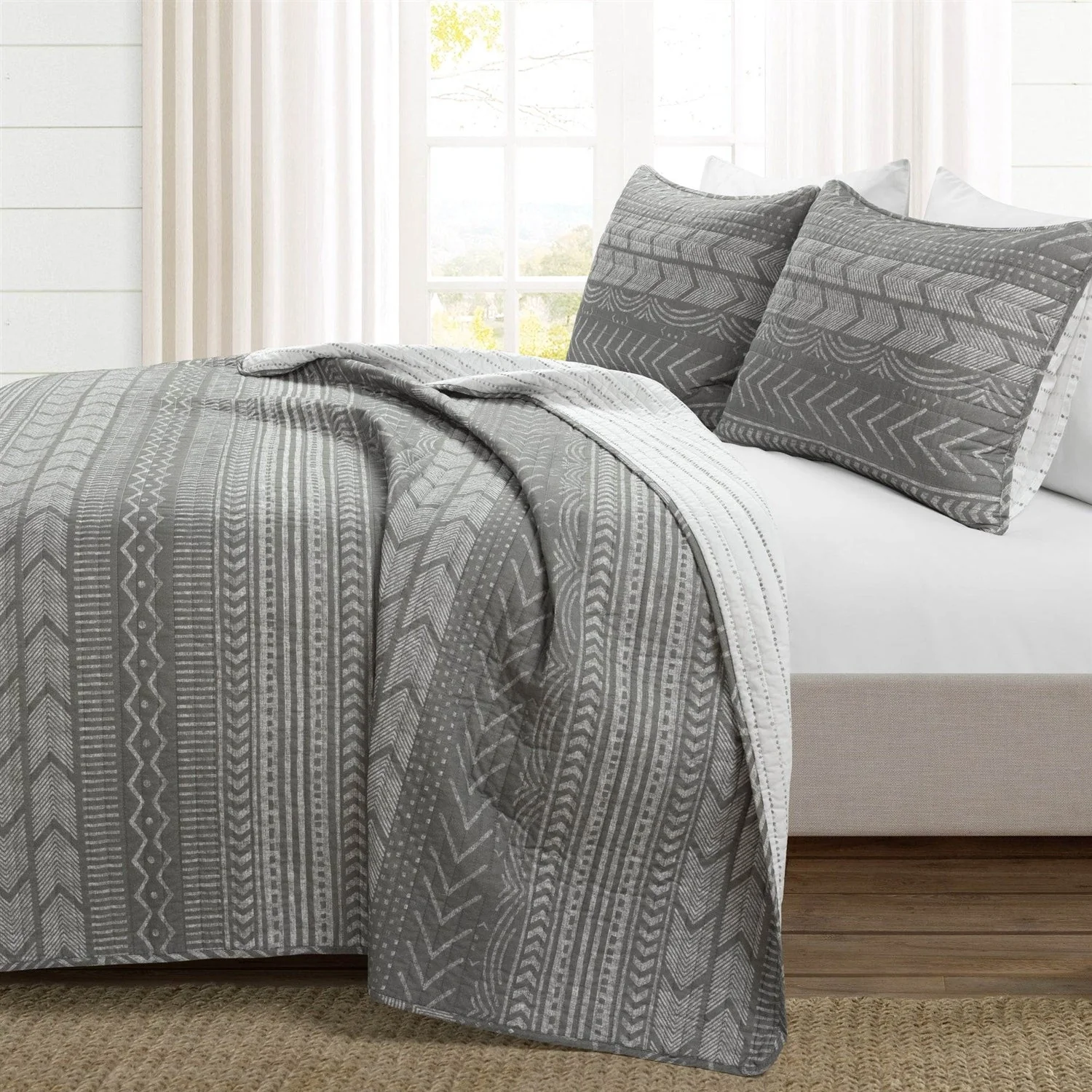 Full/Queen Scandinavian Dark Grey Chevron Reversible Cotton Quilt Set - Image 2