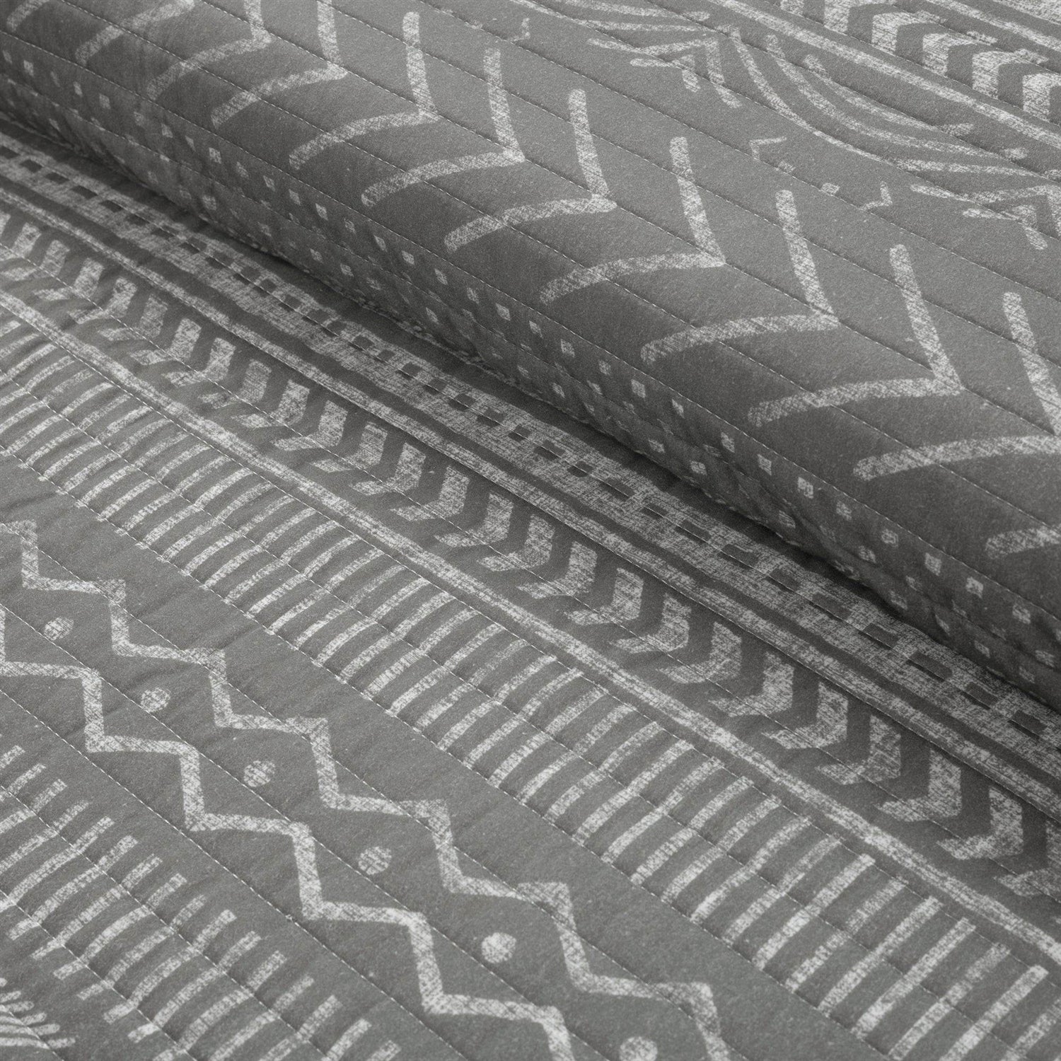 Full/Queen Scandinavian Dark Grey Chevron Reversible Cotton Quilt Set - Image 3