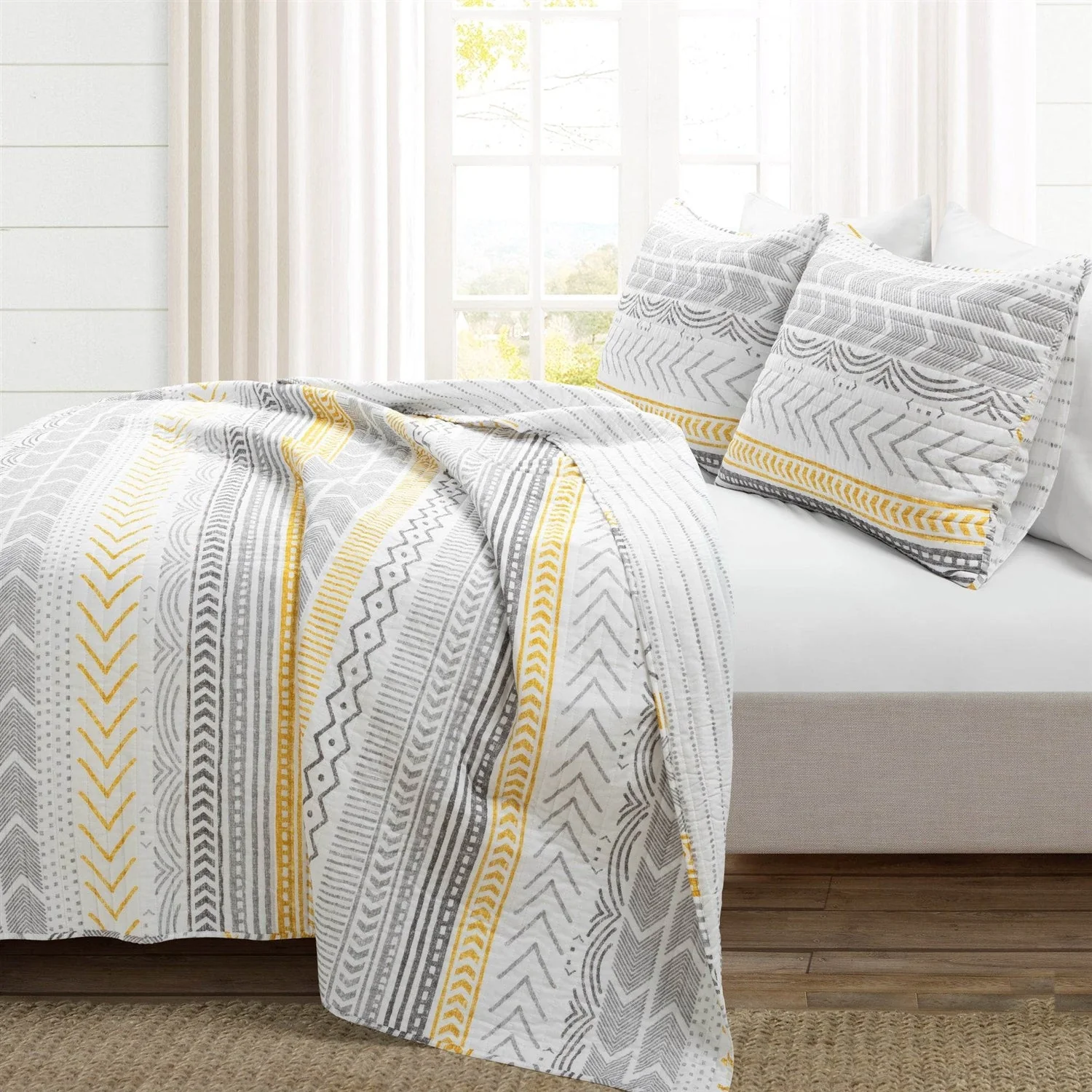 Full/Queen Scandinavian Grey/Yellow Reversible Cotton Quilt Set - Image 2