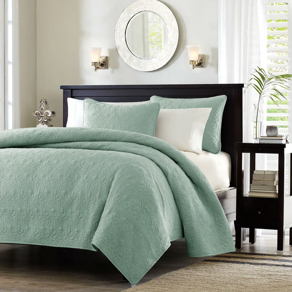 Full / Queen Seafoam Blue Green Quilted Coverlet Quilt Set with 2 Shams - Image 2