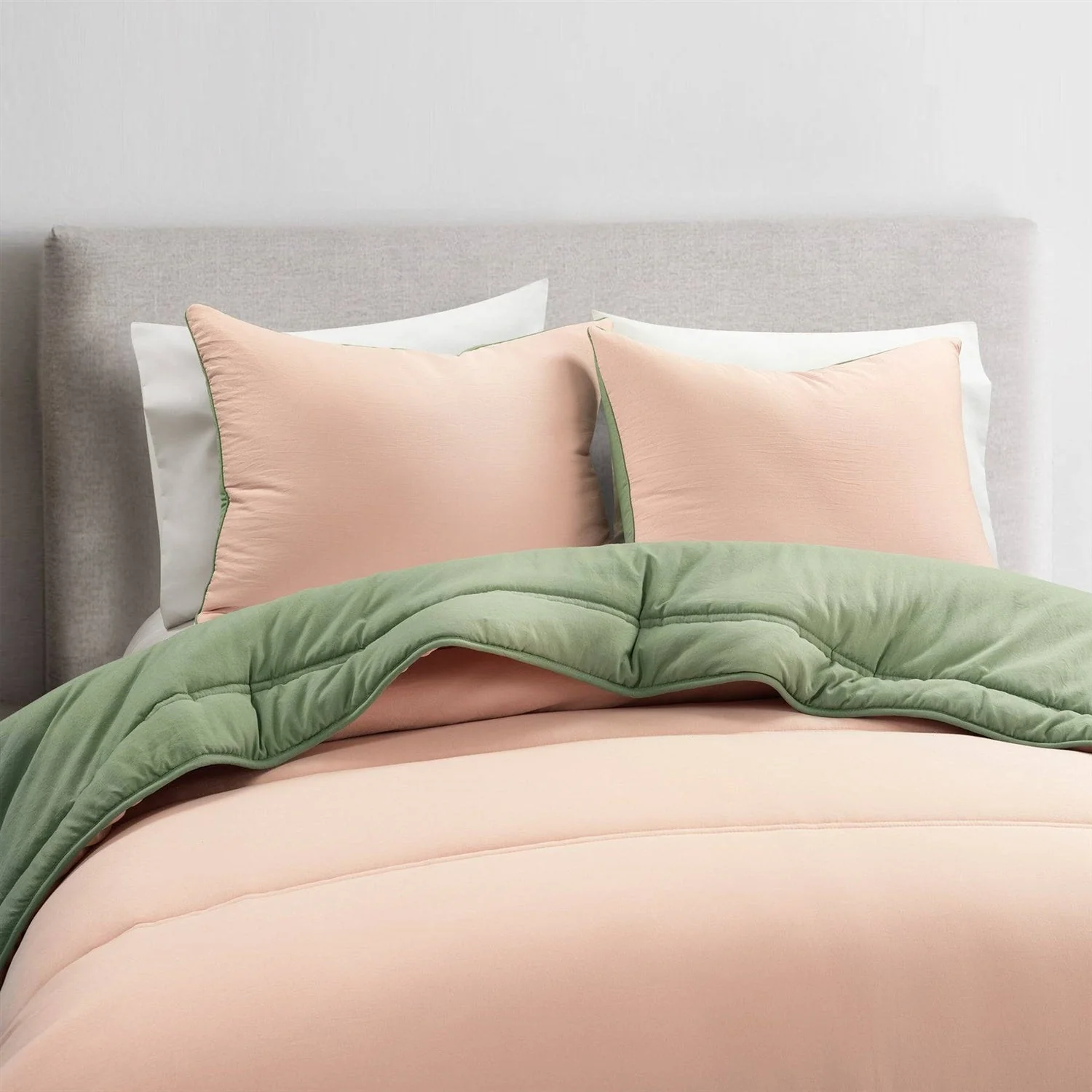 Full/Queen Soft Lightweight Reversible Quilted Comforter Set in Green/Pink - Image 2